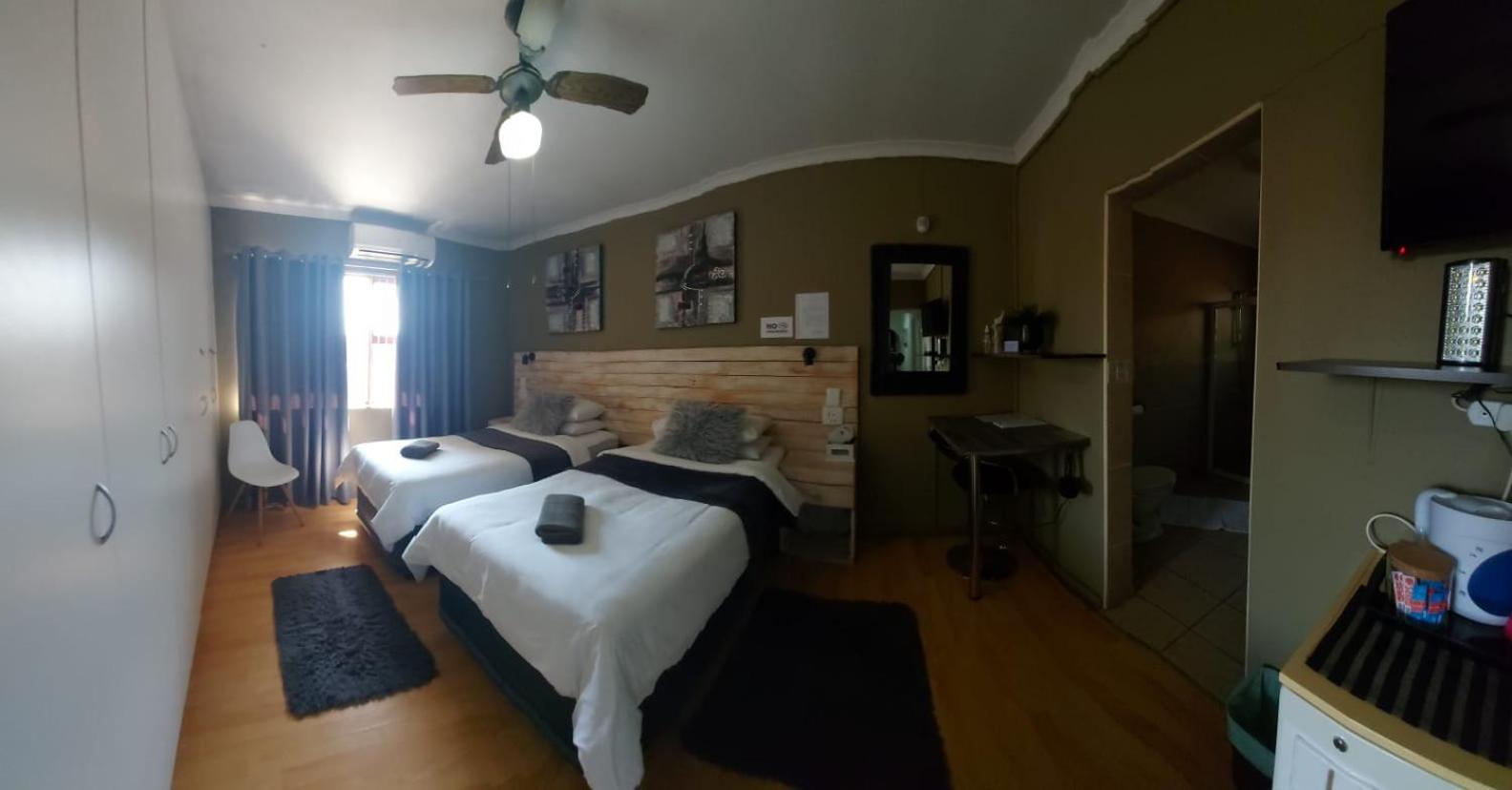 Deluxe Twin Room - Photo 2