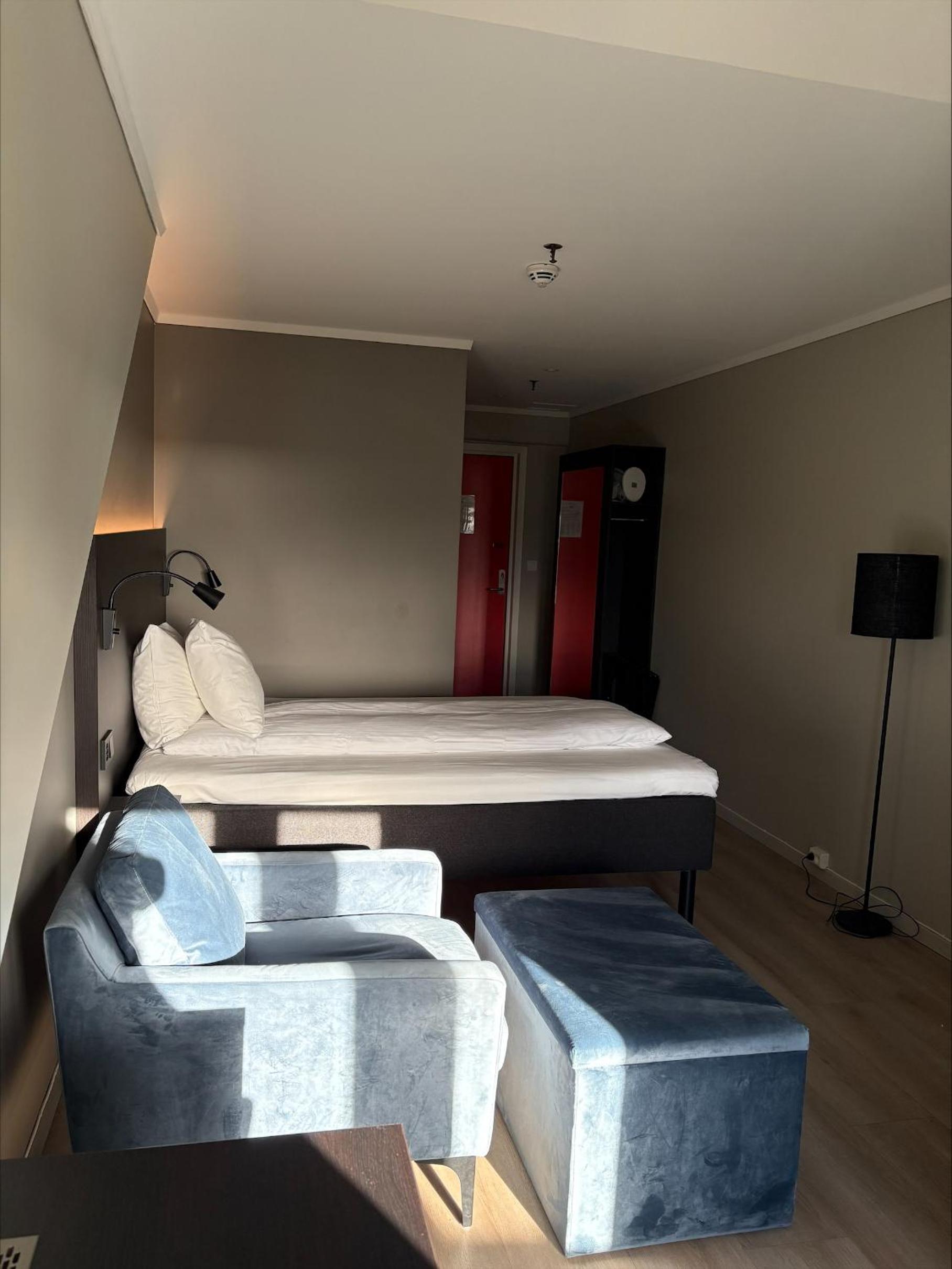 Queen Room - Photo 2