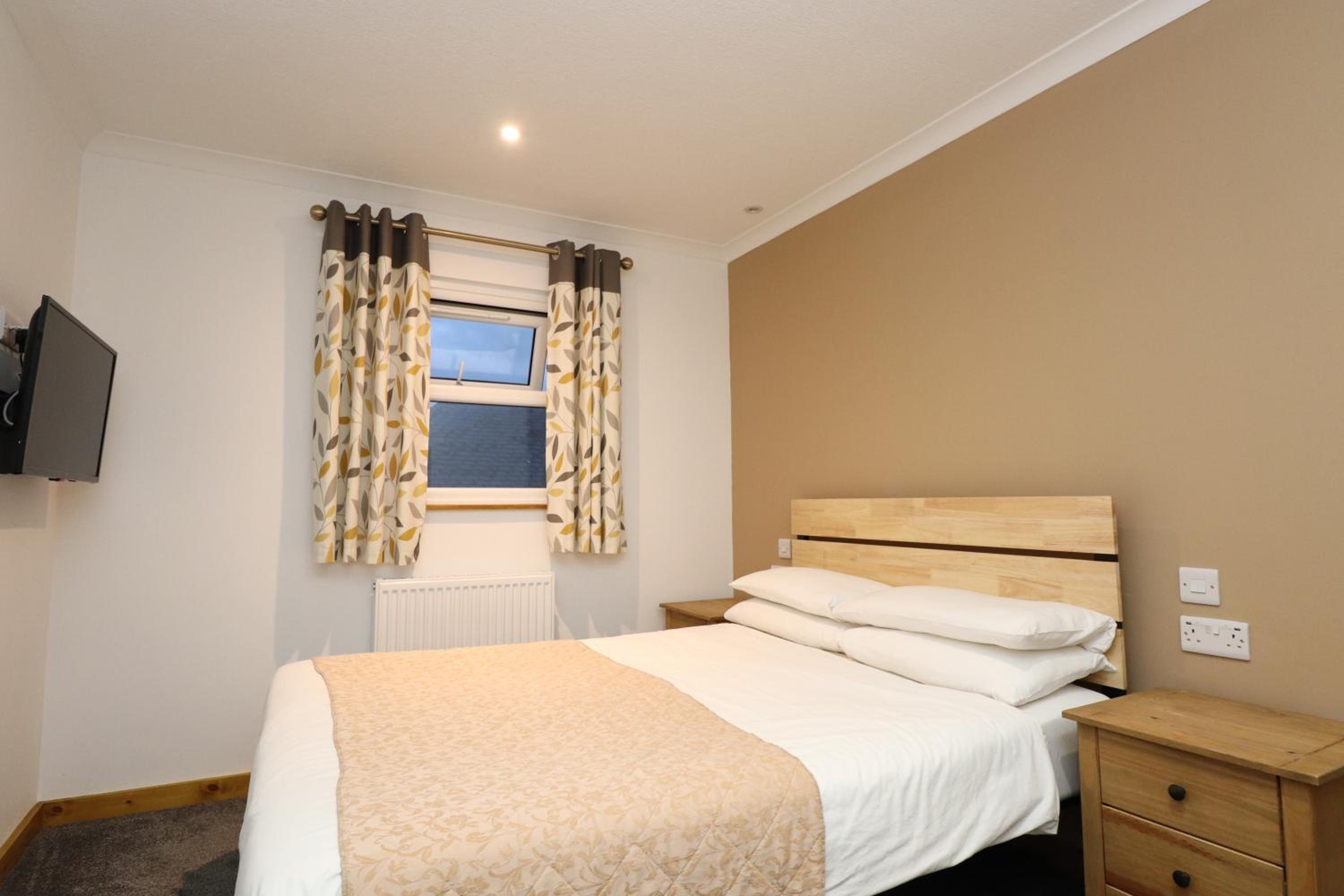 Double Room - Photo 6