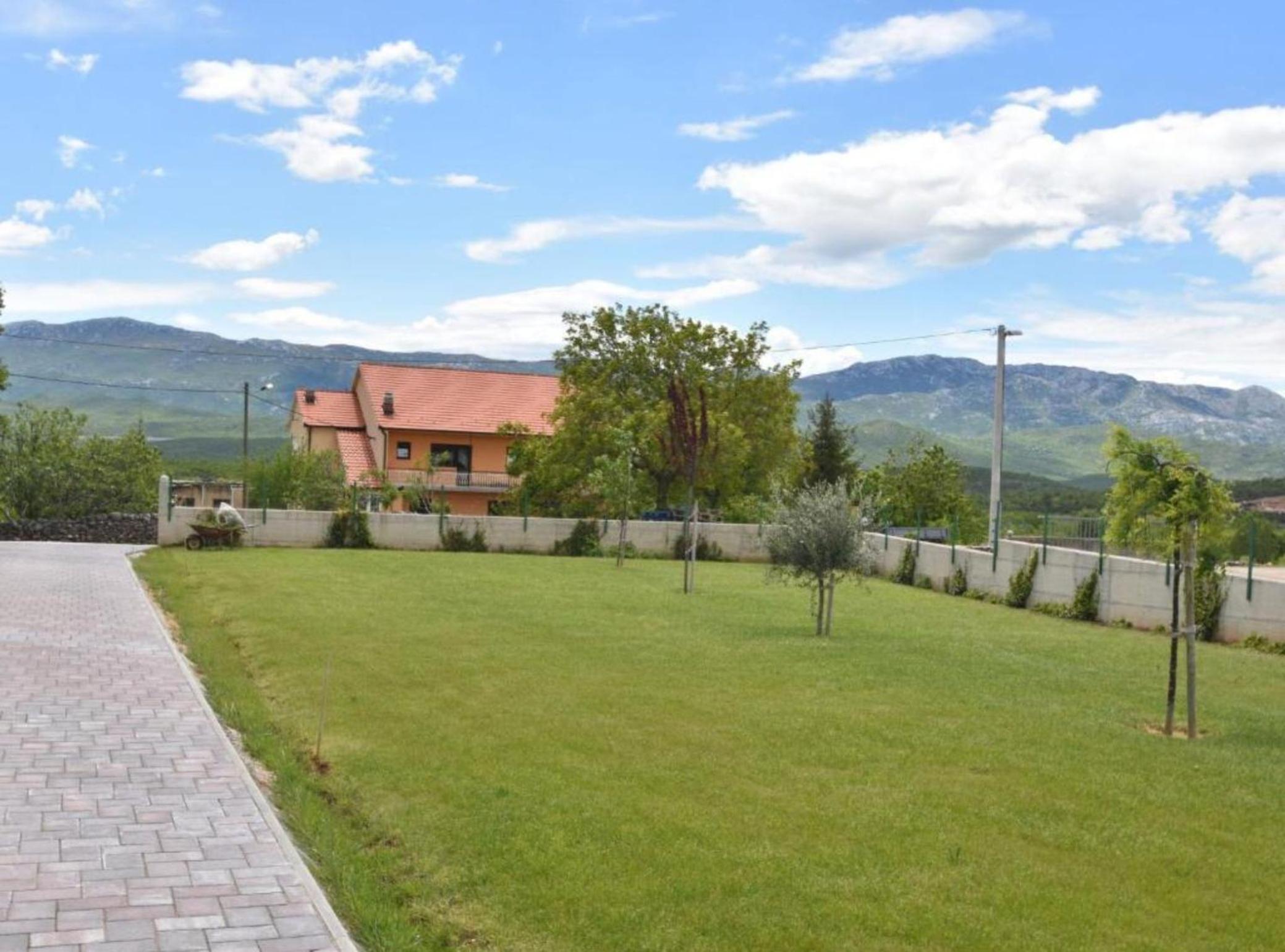 Three Bedroom Villa with Private Pool photo 2