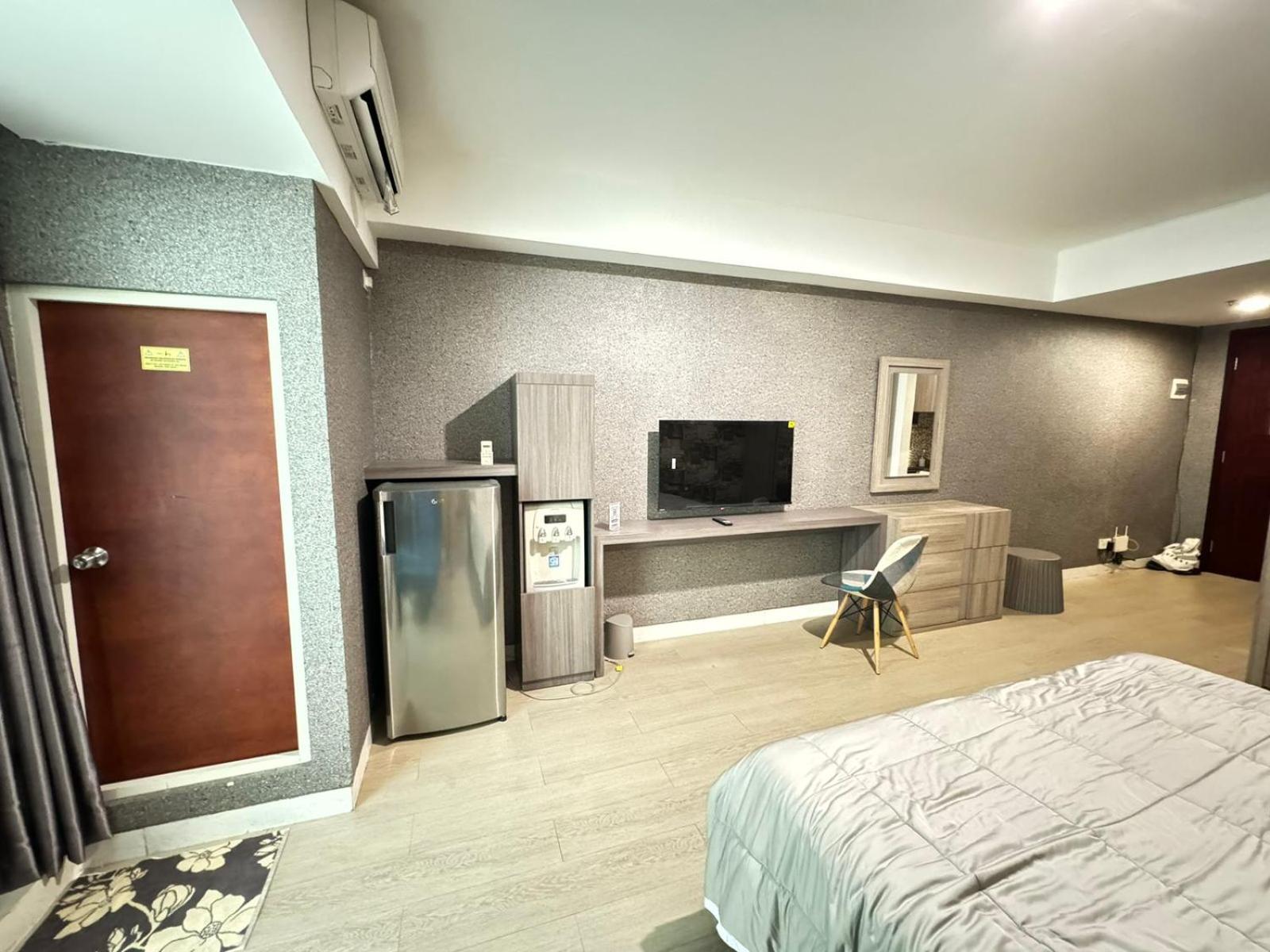 Studio Apartment photo 3
