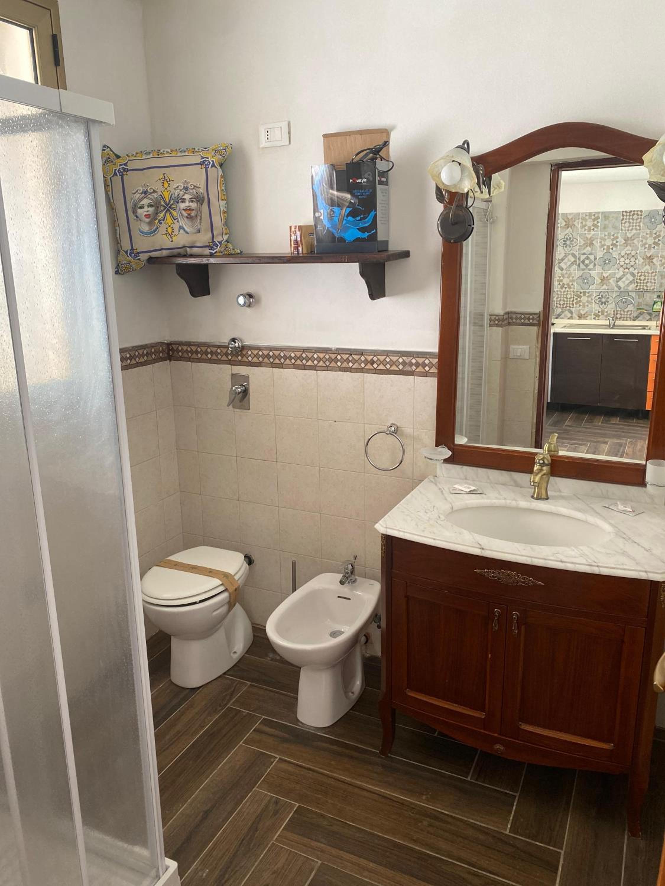 One-Bedroom House - Photo 2