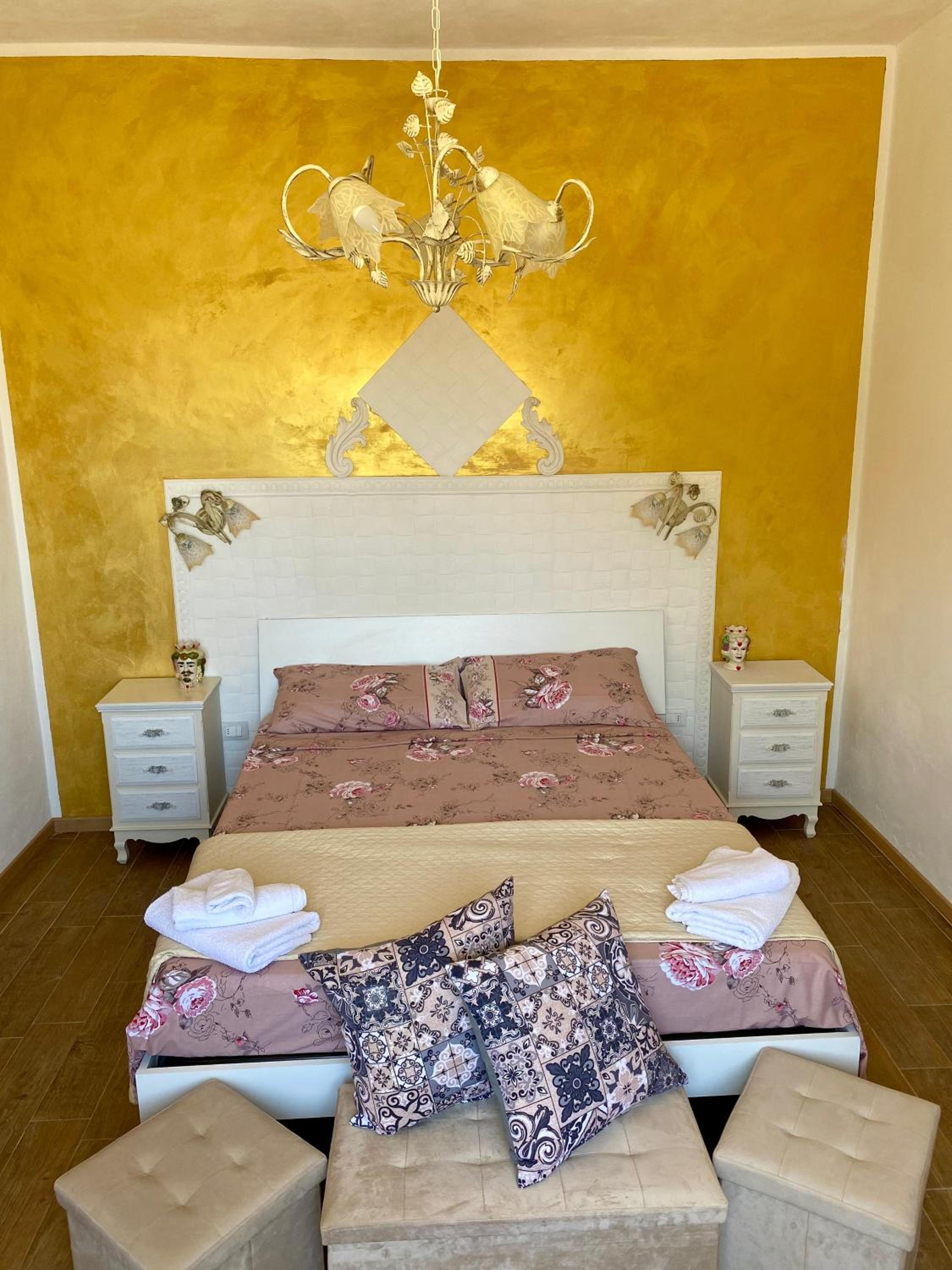 One-Bedroom House - Photo 1
