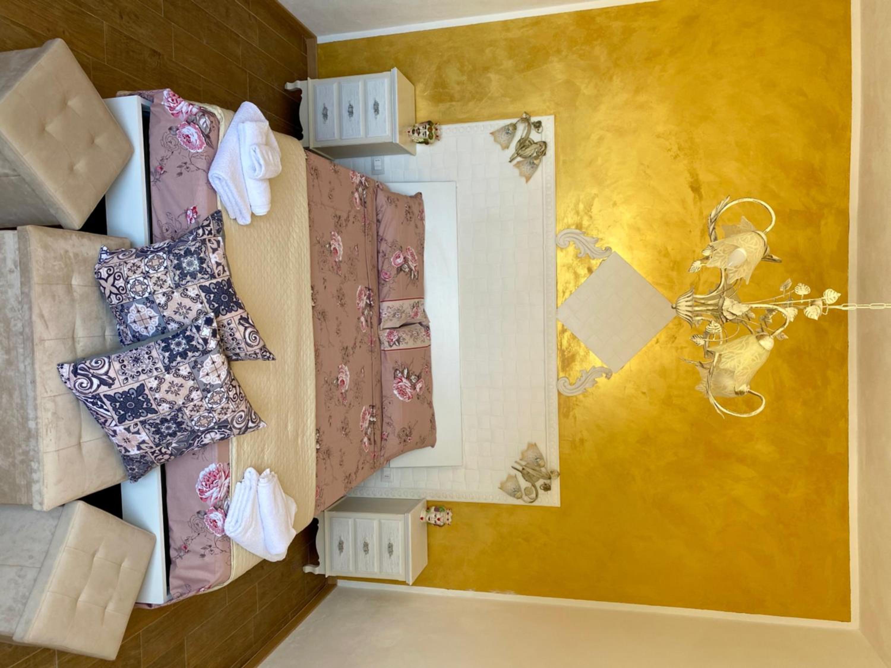 One-Bedroom House - Photo 8