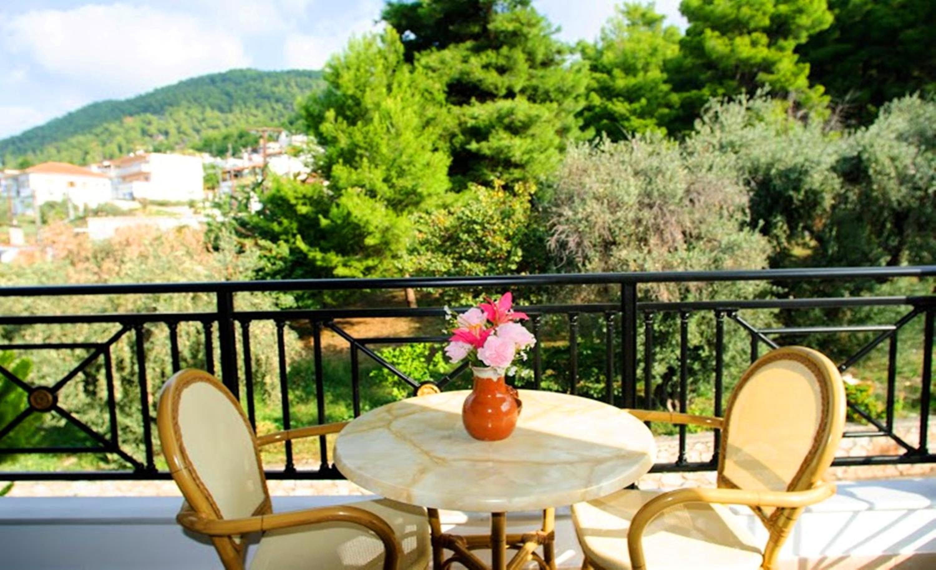Superior Studio with Forest and Side Sea View photo 2