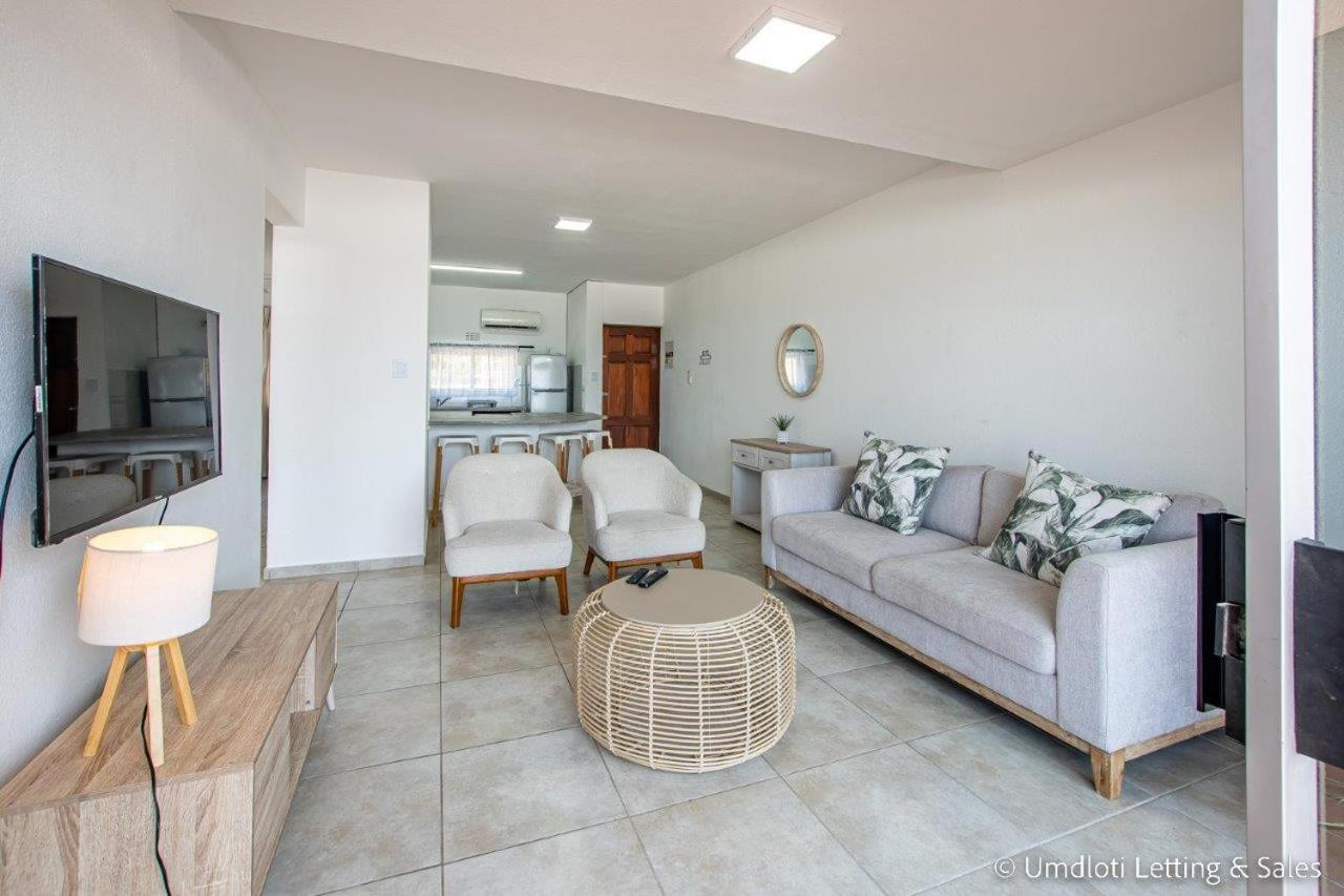 Two-Bedroom Apartment with Balcony and Sea View photo 2