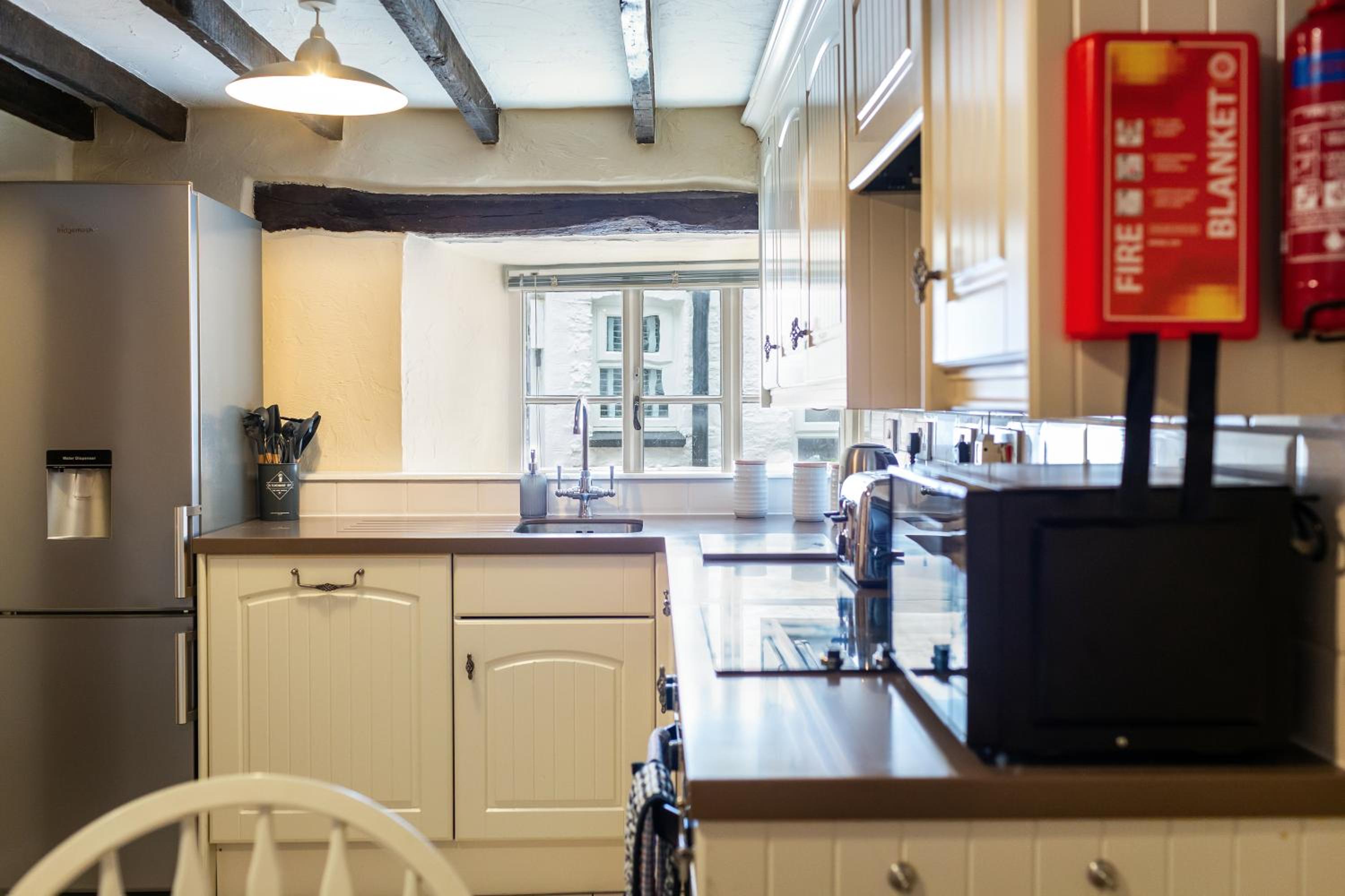 Two-Bedroom Cottage - Photo 7
