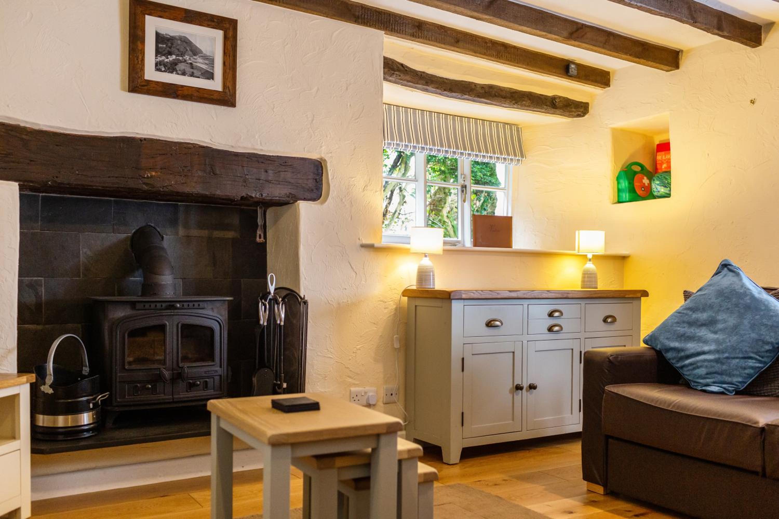Two-Bedroom Cottage - Photo 8