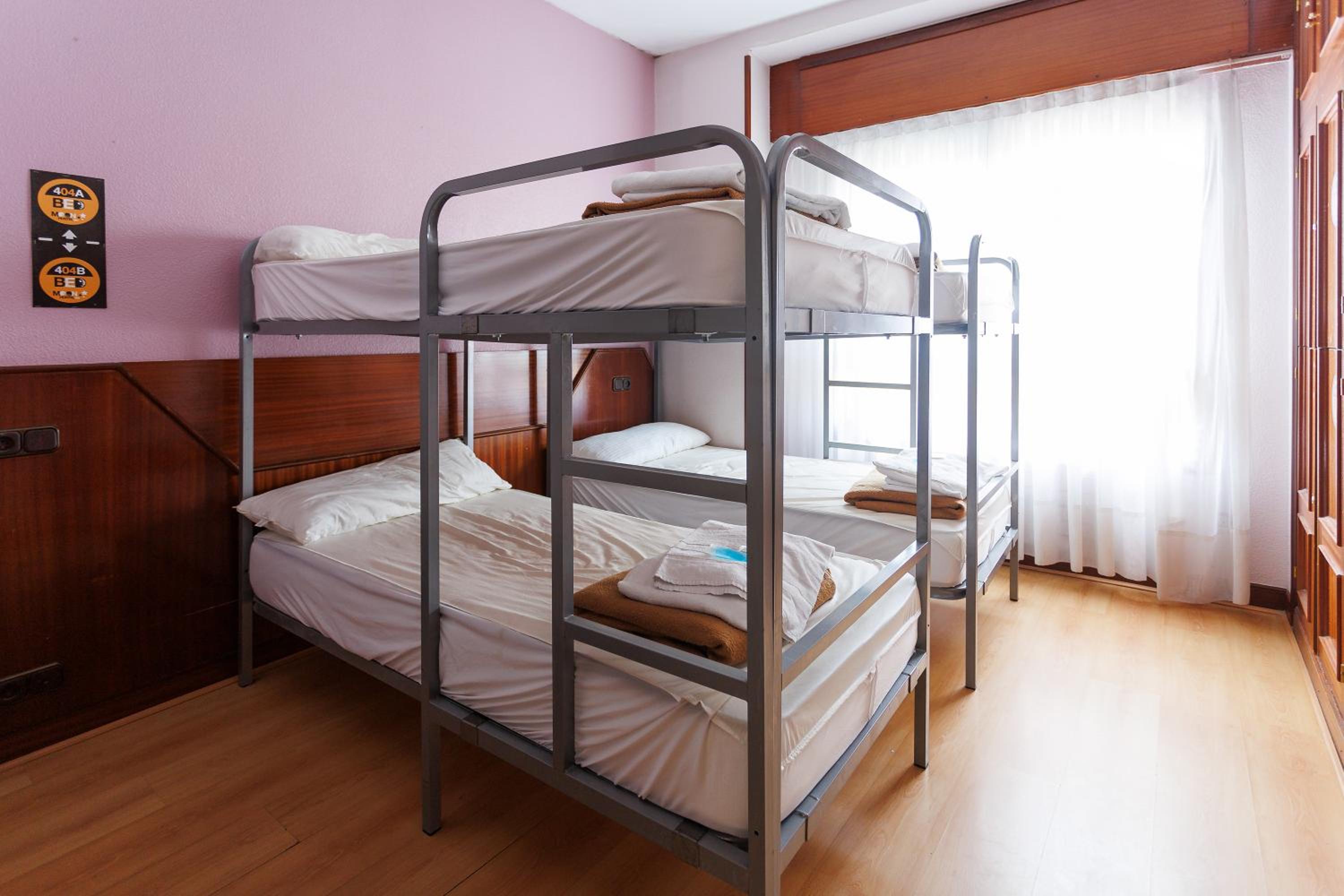 Habitación Doble con Literas y Baño Privado