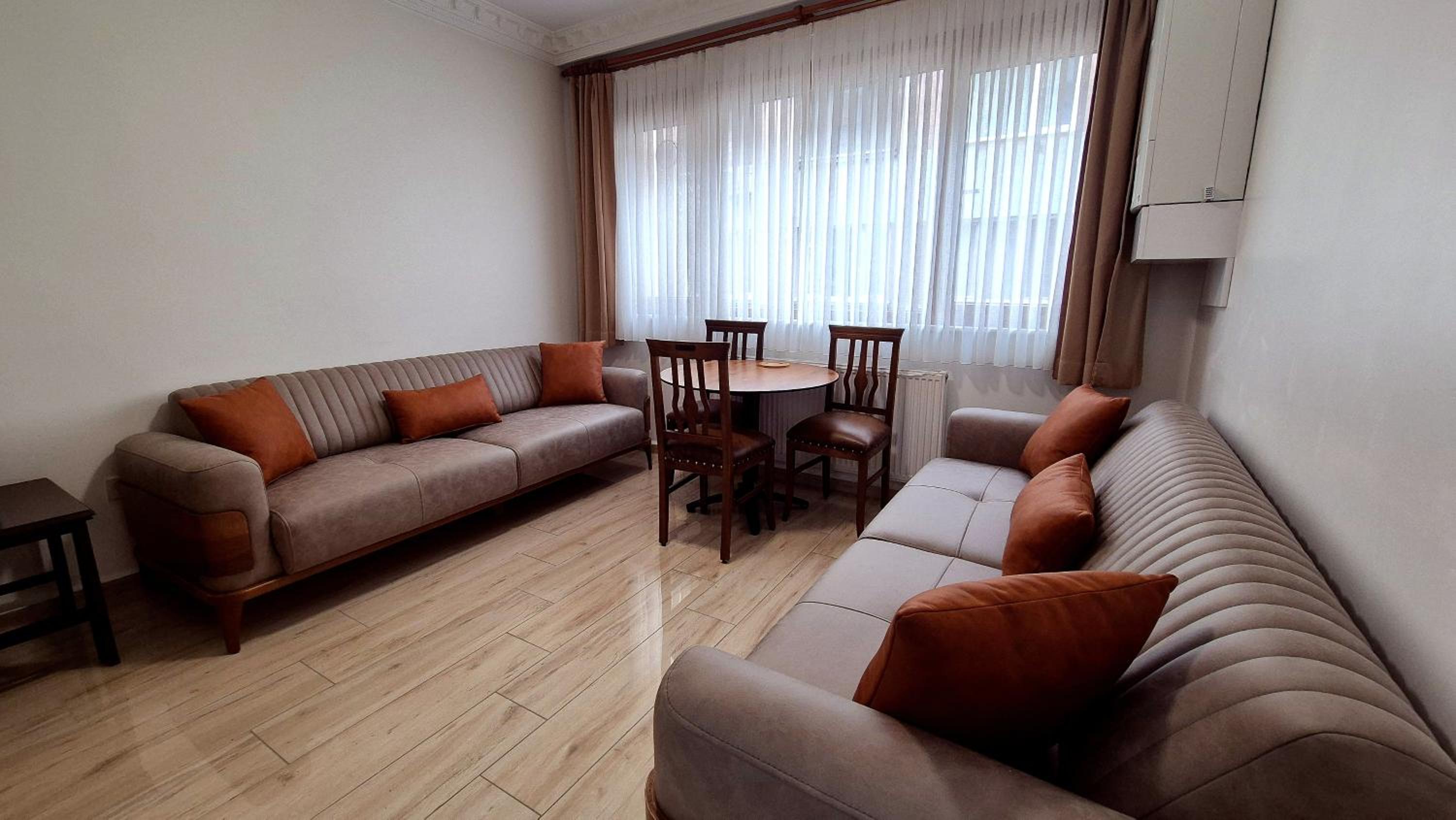 One-Bedroom Standard Apartment photo 2