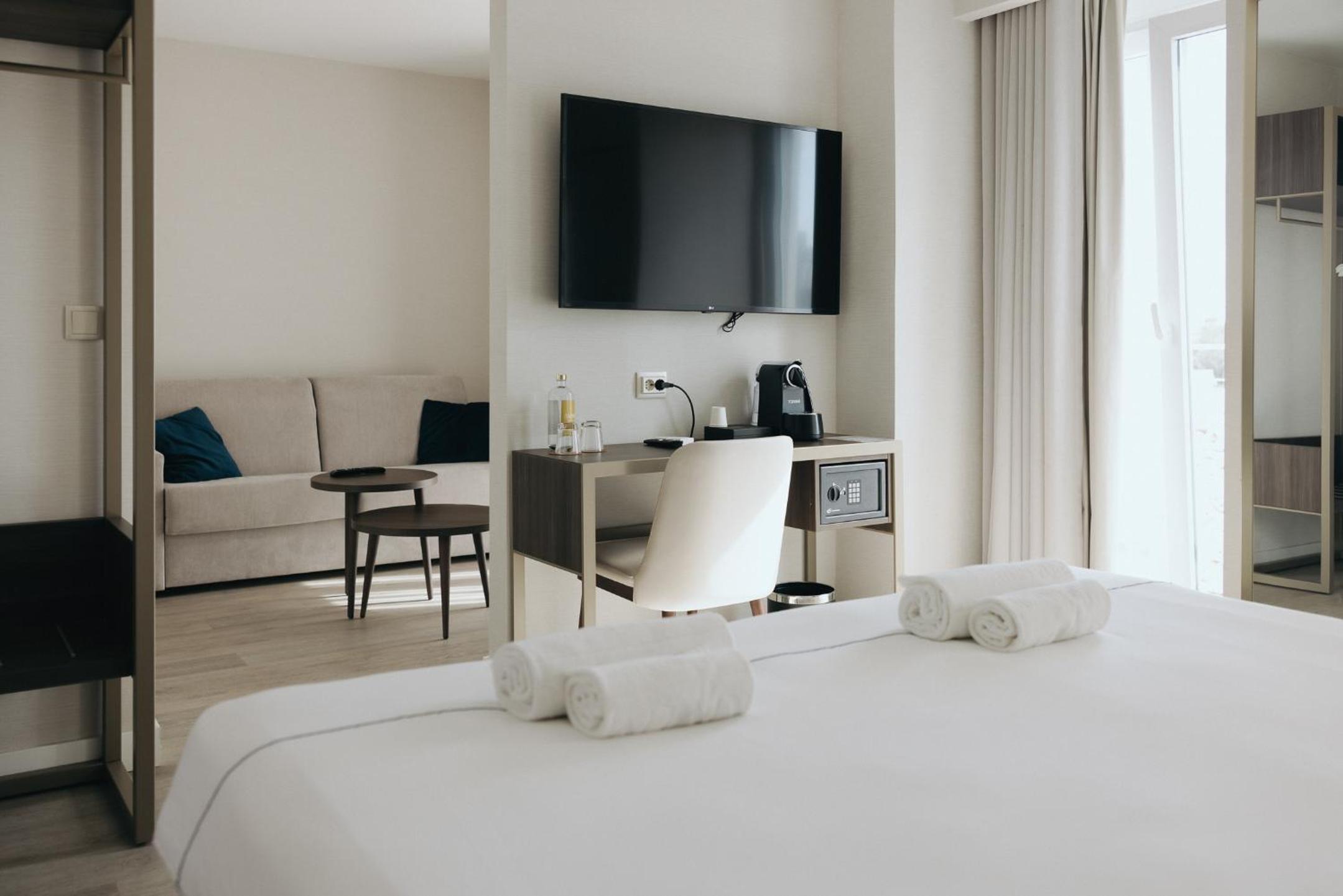 Deluxe Double or Twin Room photo 3