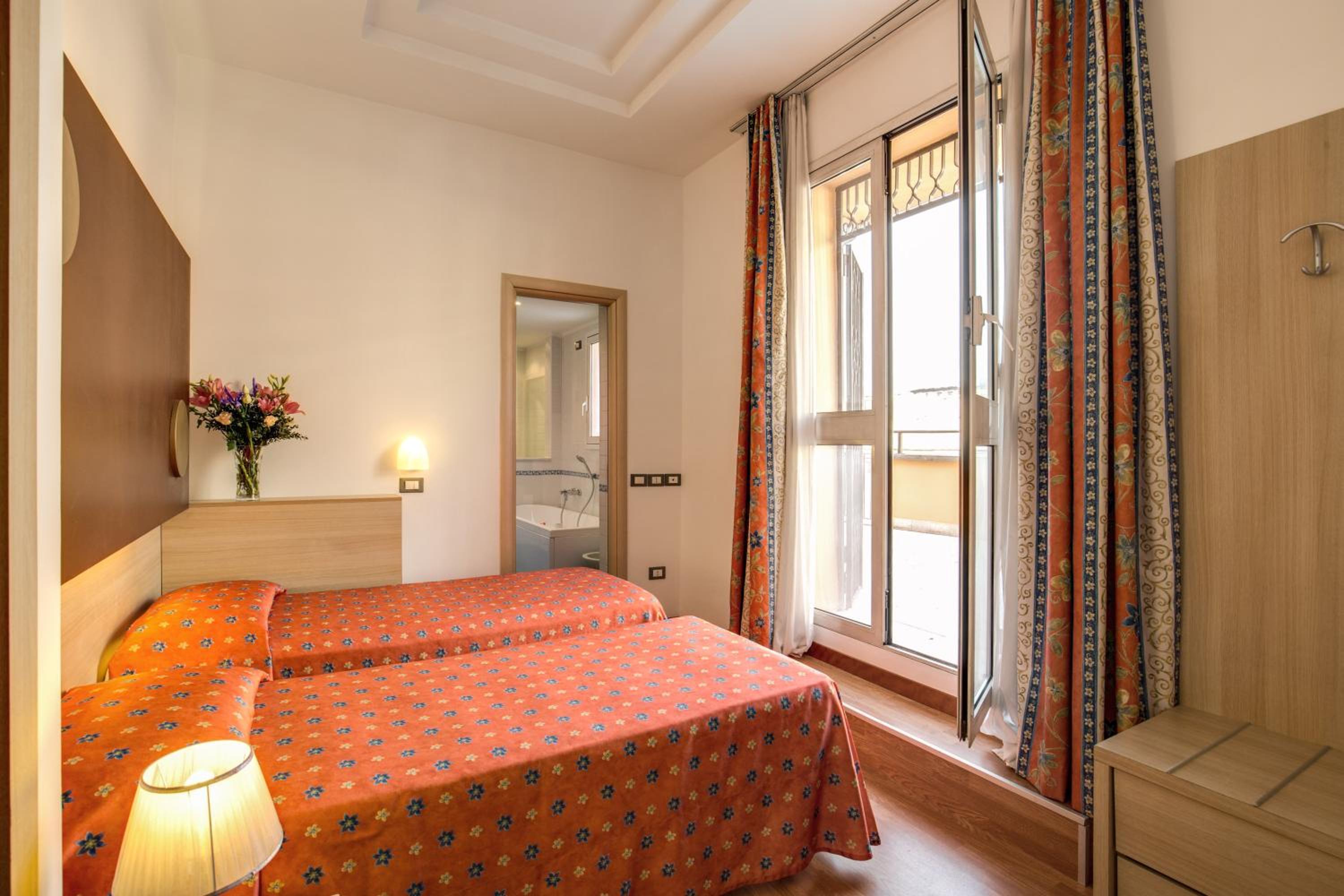 Small Double Room photo 1