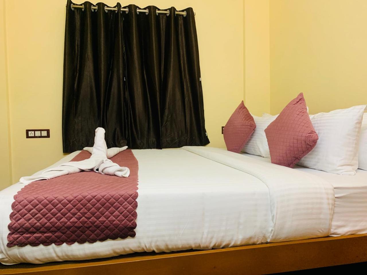 Deluxe King Room photo 2
