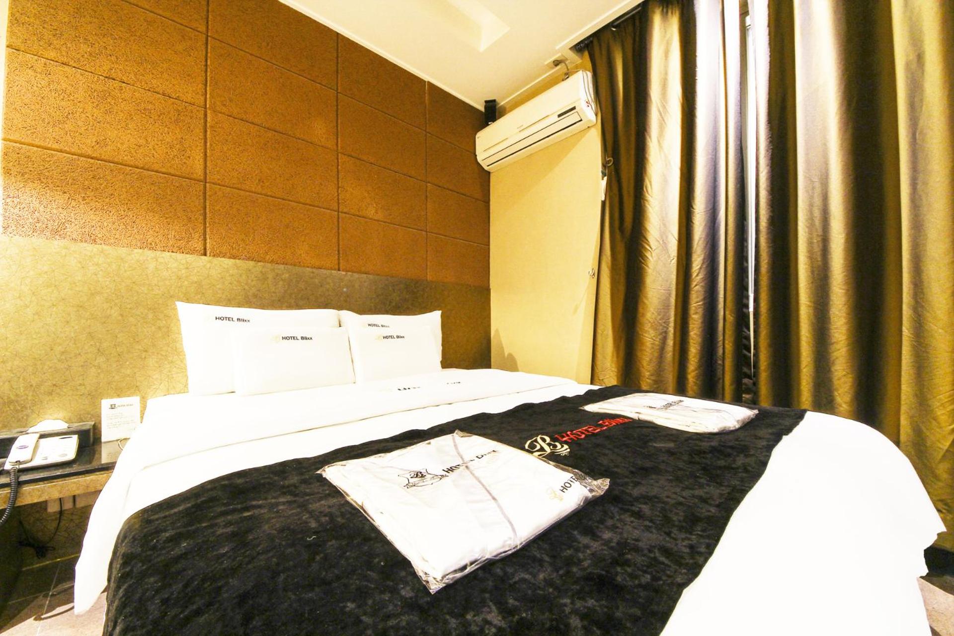 Standard Queen Room photo 1