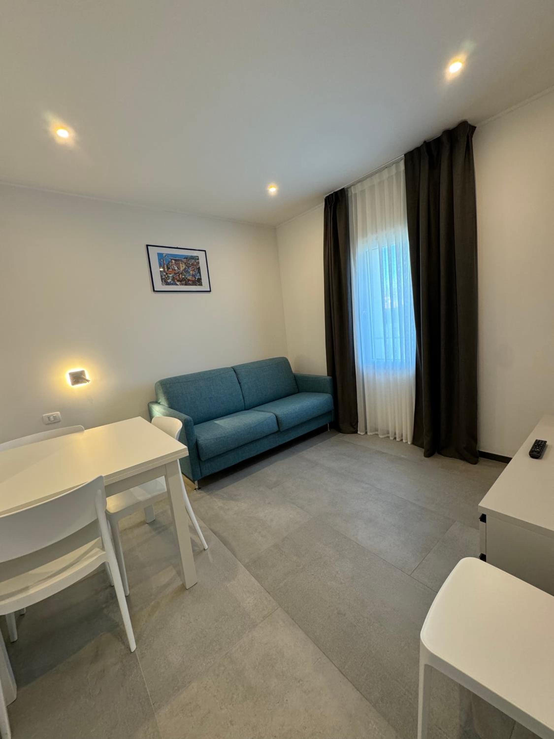 Two-Bedroom Standard Apartment photo 3