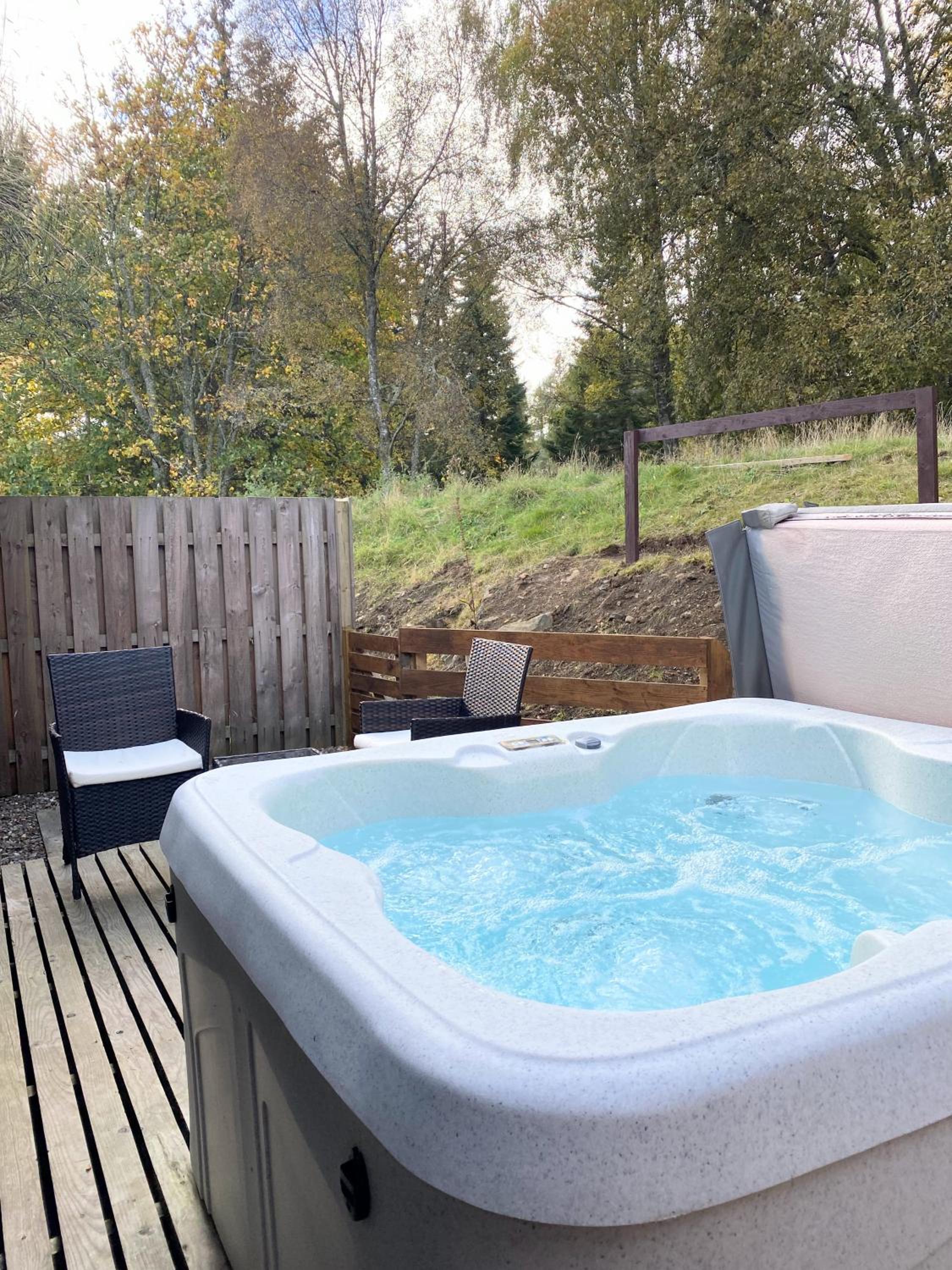 Suite with Hot Tub photo 2