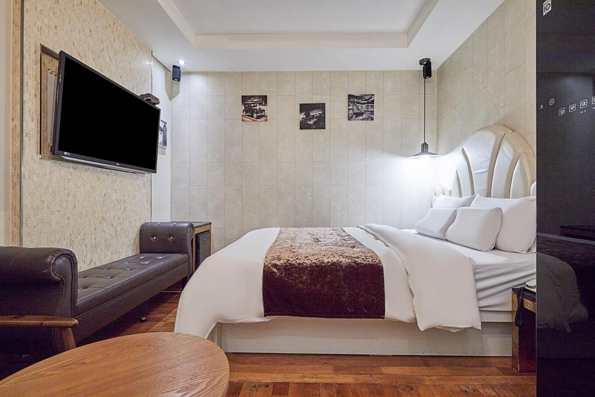 Deluxe King Room photo 3