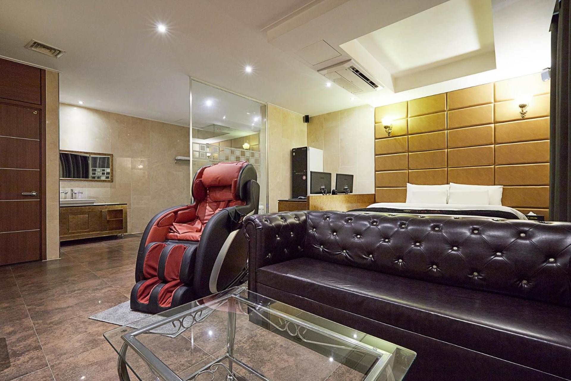 Superior King Room photo 1