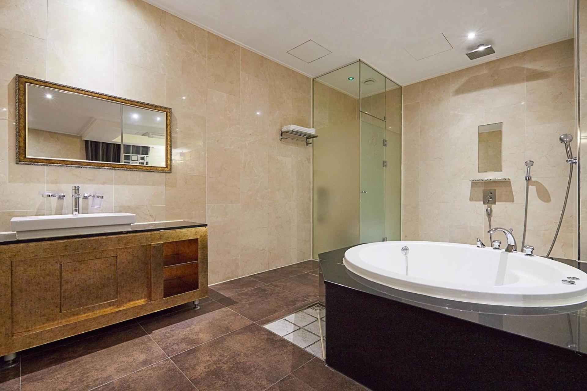 Superior King Room photo 2