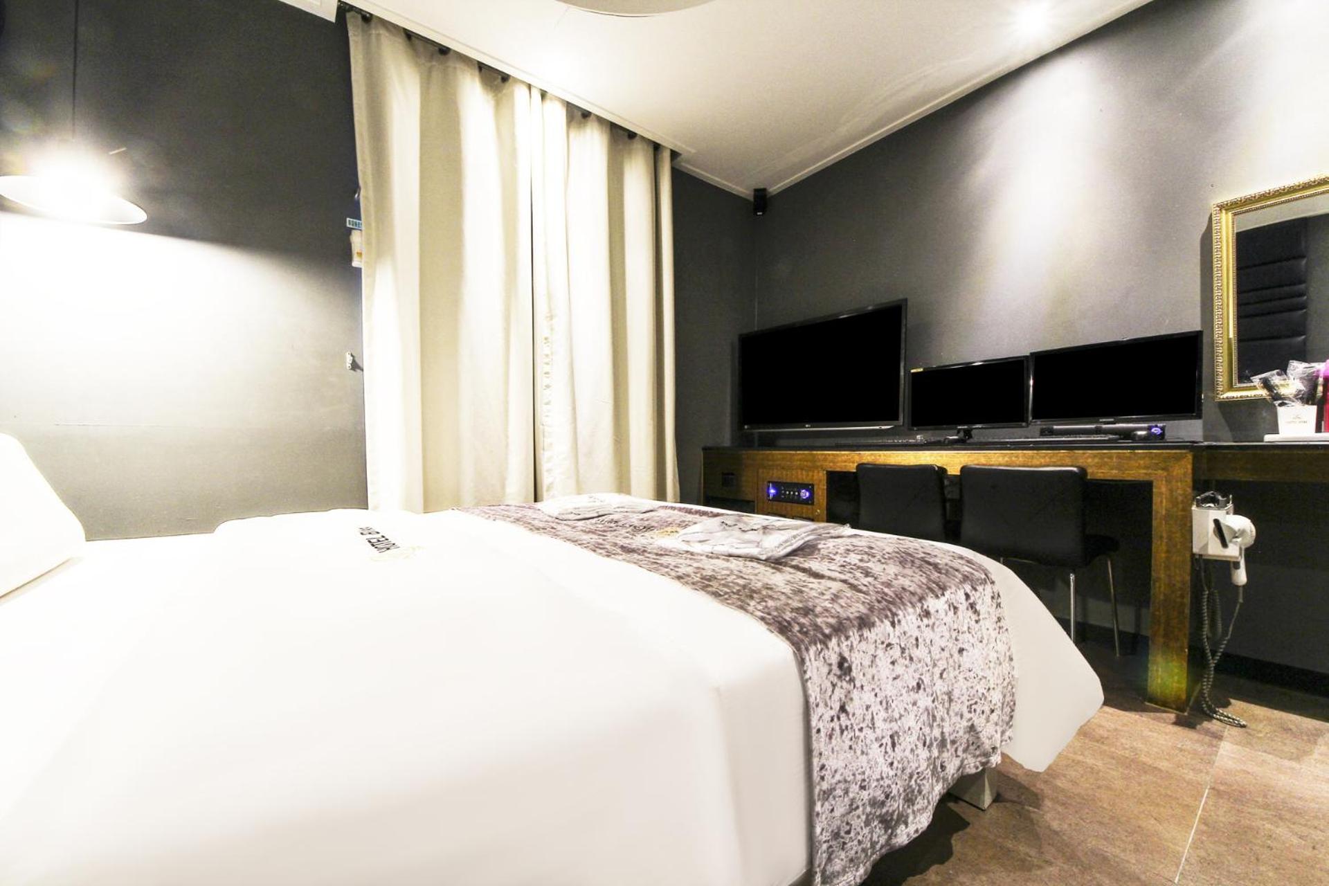 Economy Double Room photo 1