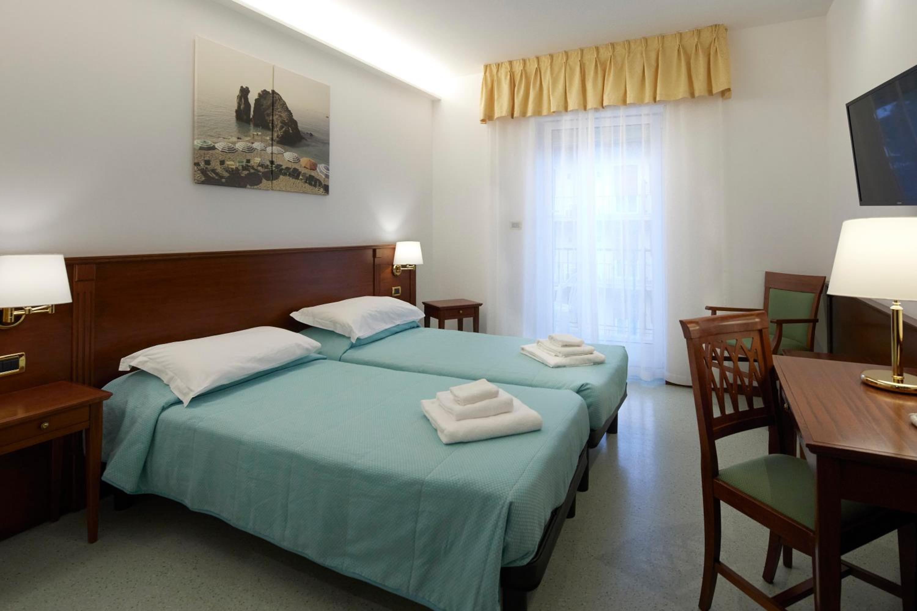 Double or Twin Room photo 2