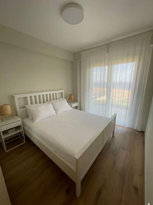Three-Bedroom Apartment with Sea View photo 3
