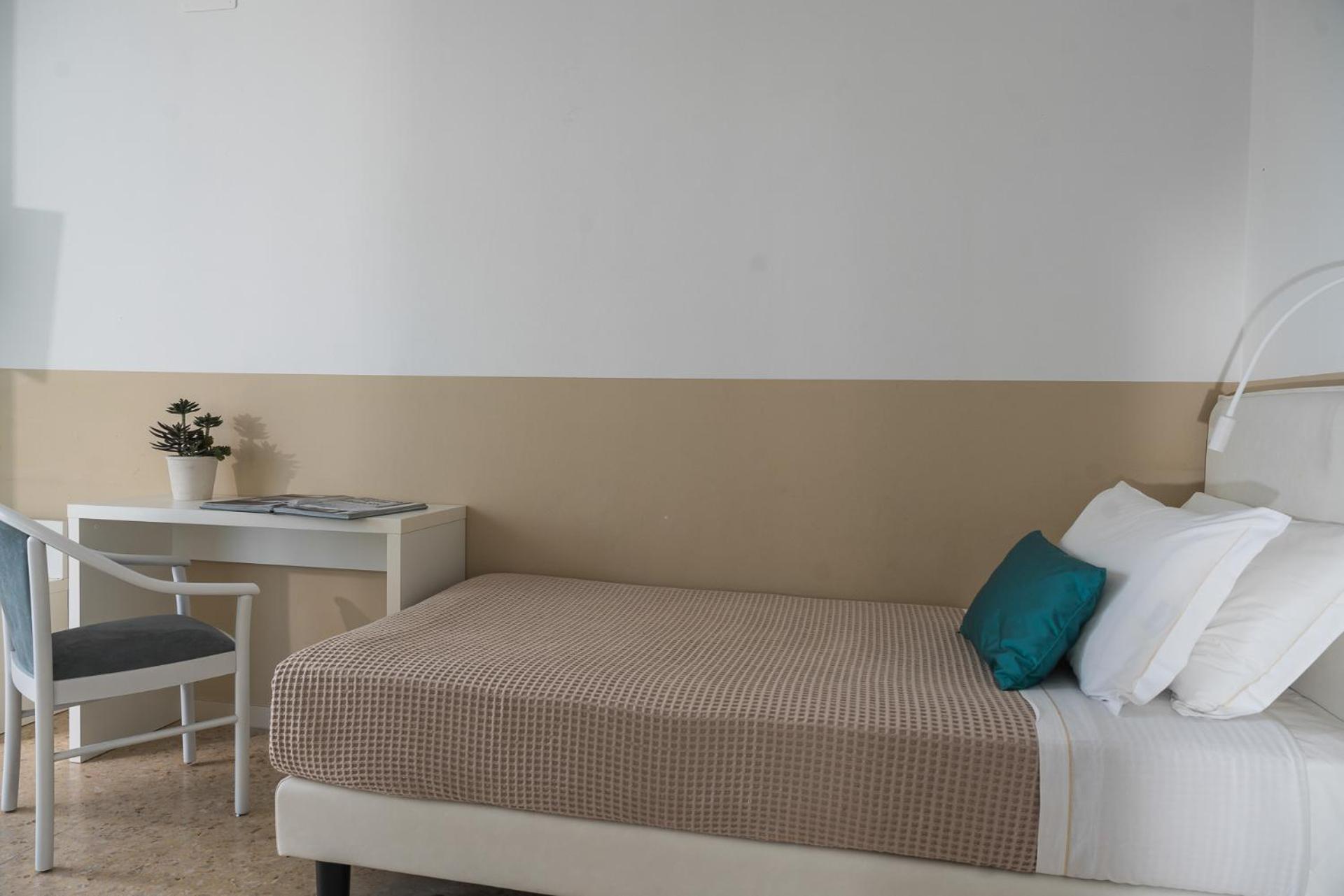 Single Room photo 3