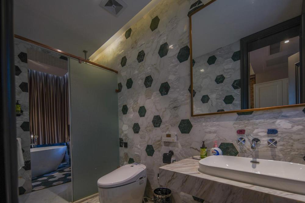 Deluxe Double Room with Balcony photo 3