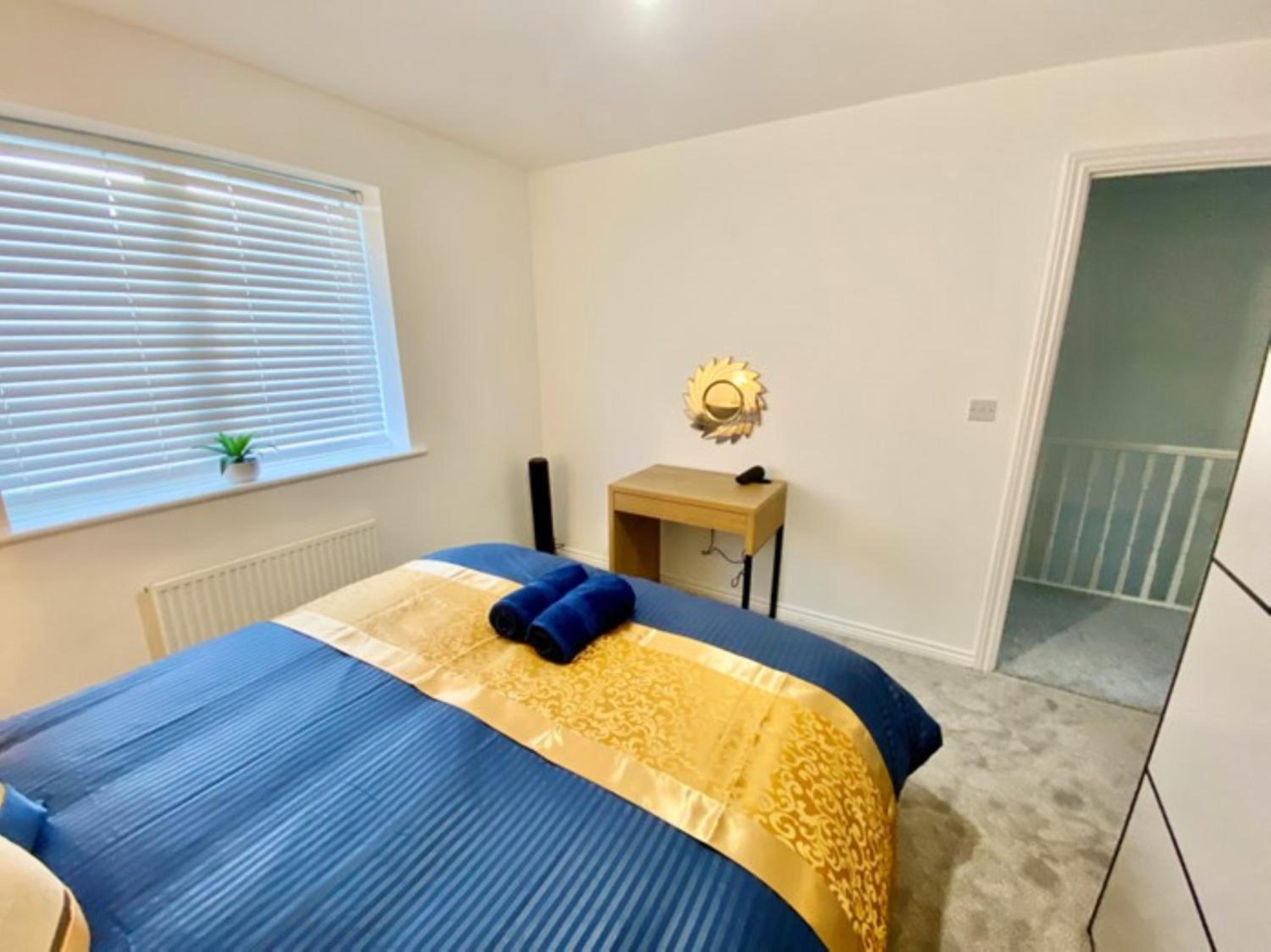 Four-Bedroom House photo 3
