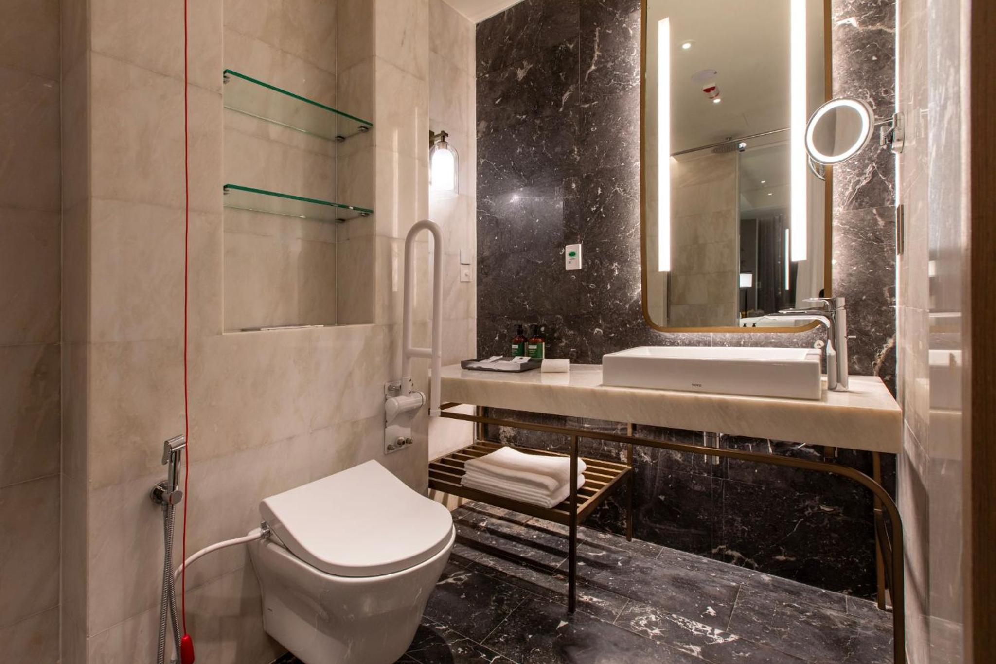 Standard King Room – Accessible Standard King Room – Accessible