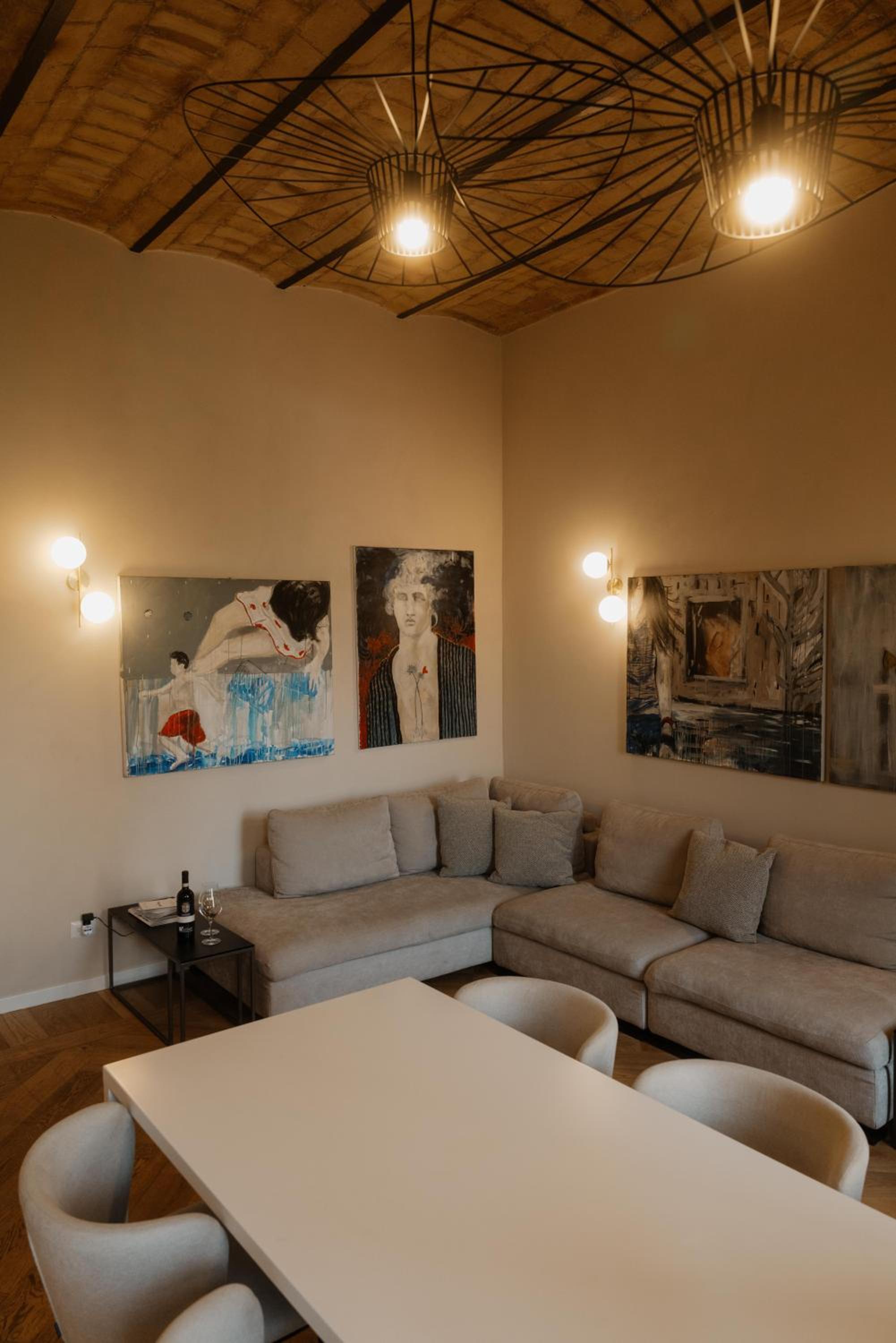 Colosseum Three-Bedroom Apartment with Terrace photo 2