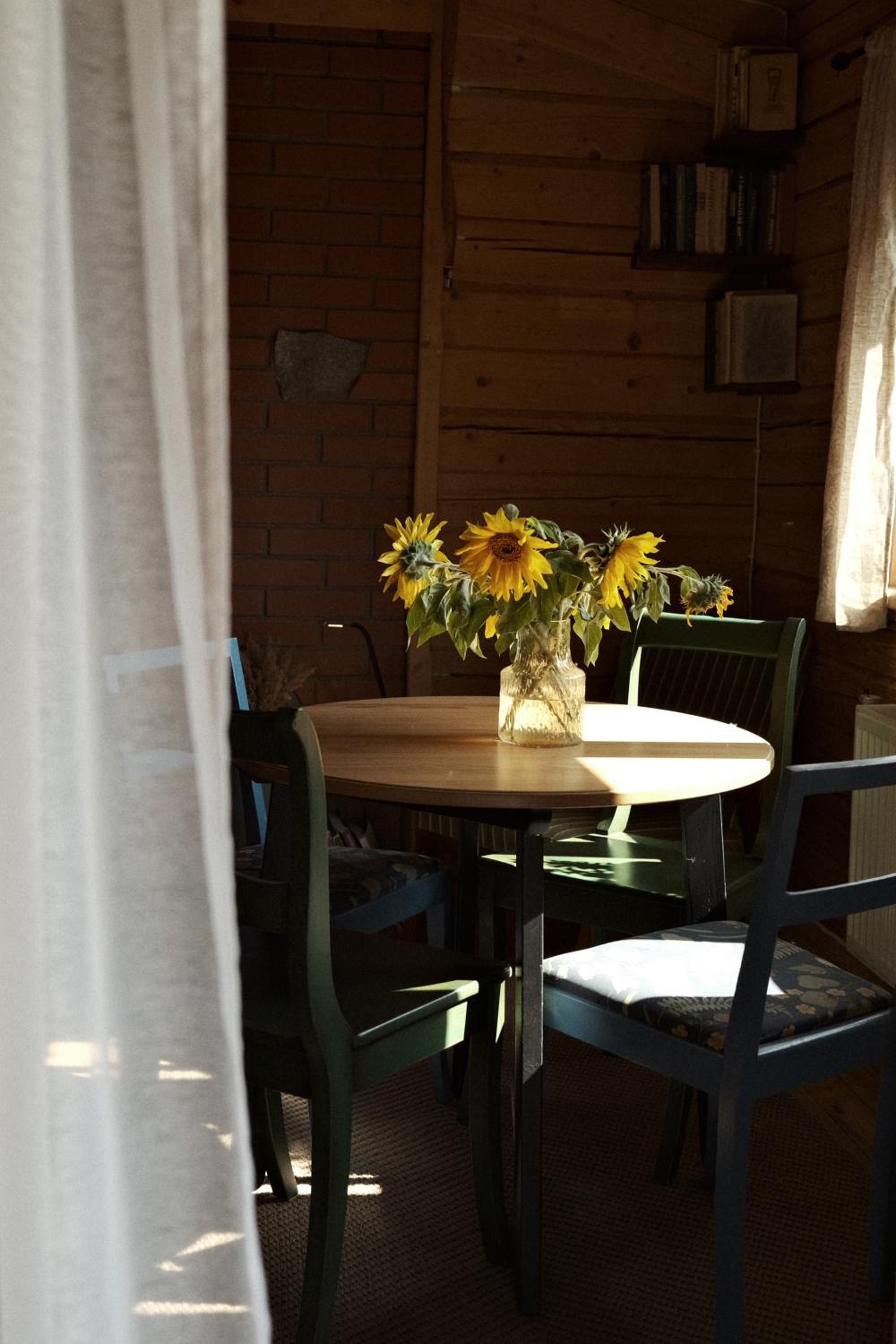 One-Bedroom House - Photo 9