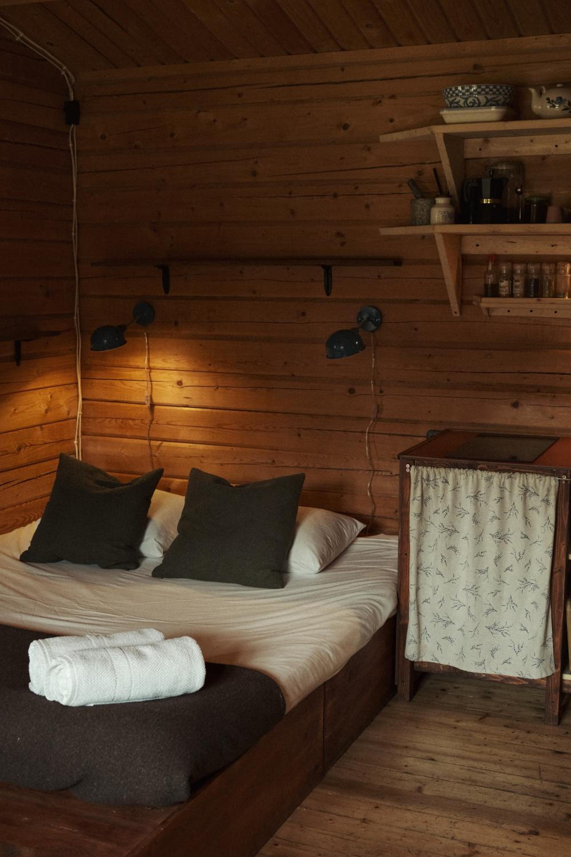 One-Bedroom House - Photo 1