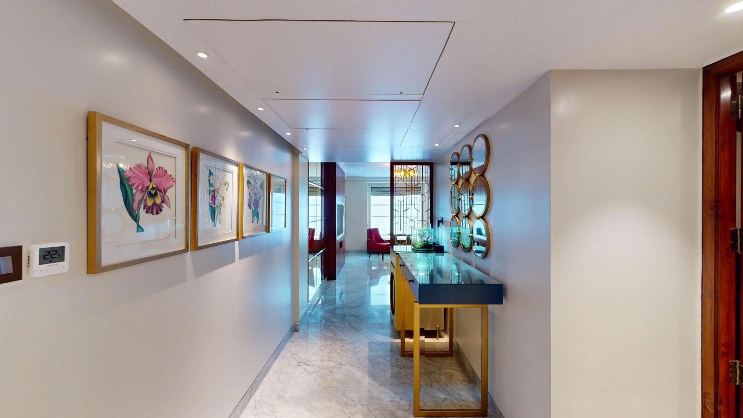 Presidential PentHouse Suite with Airport Transfers and Club Lounge access thumbnail 6