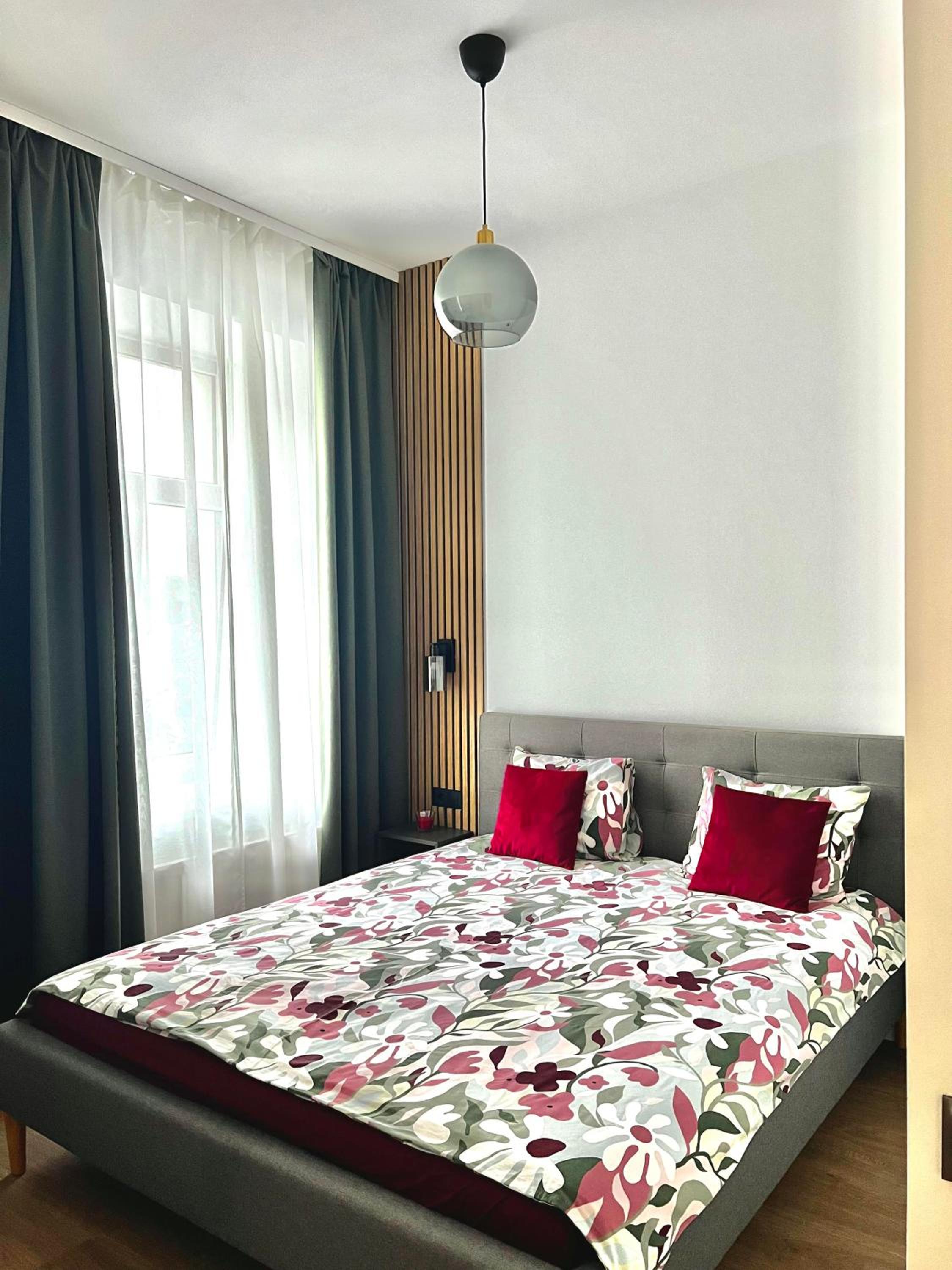 One-Bedroom Apartment - Non-Smoking