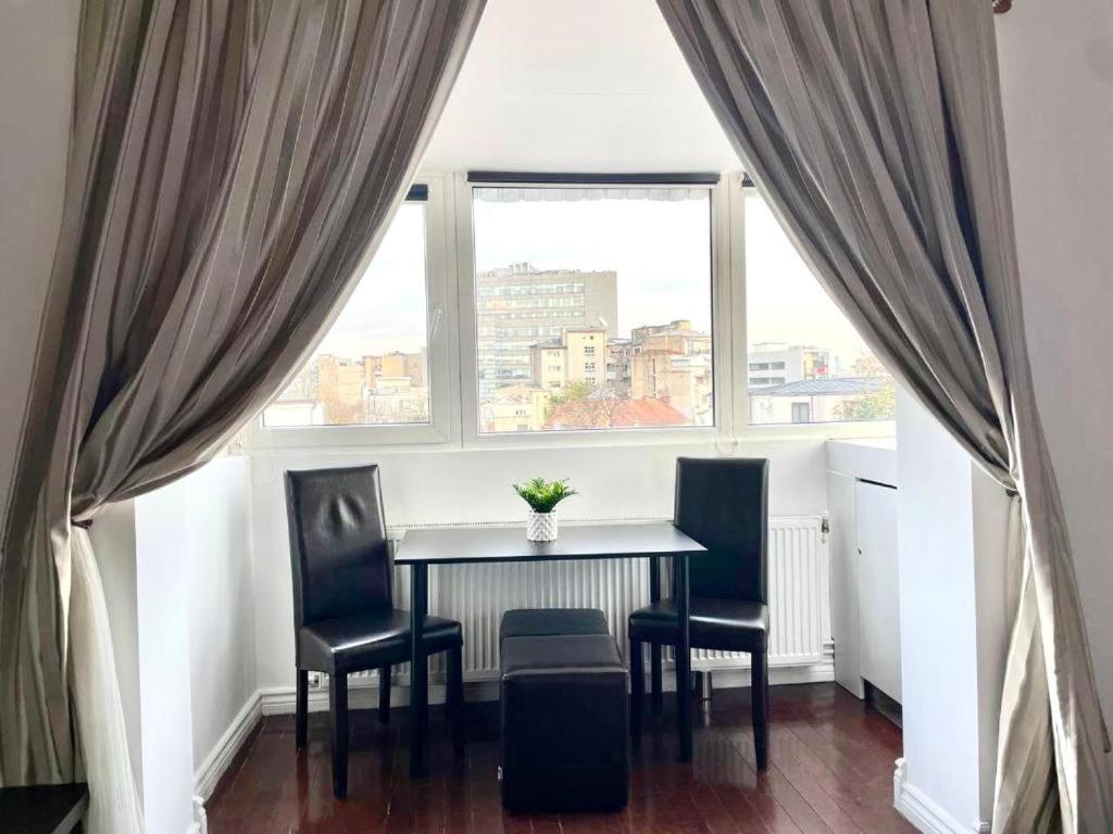 One-Bedroom Apartment - Photo 33