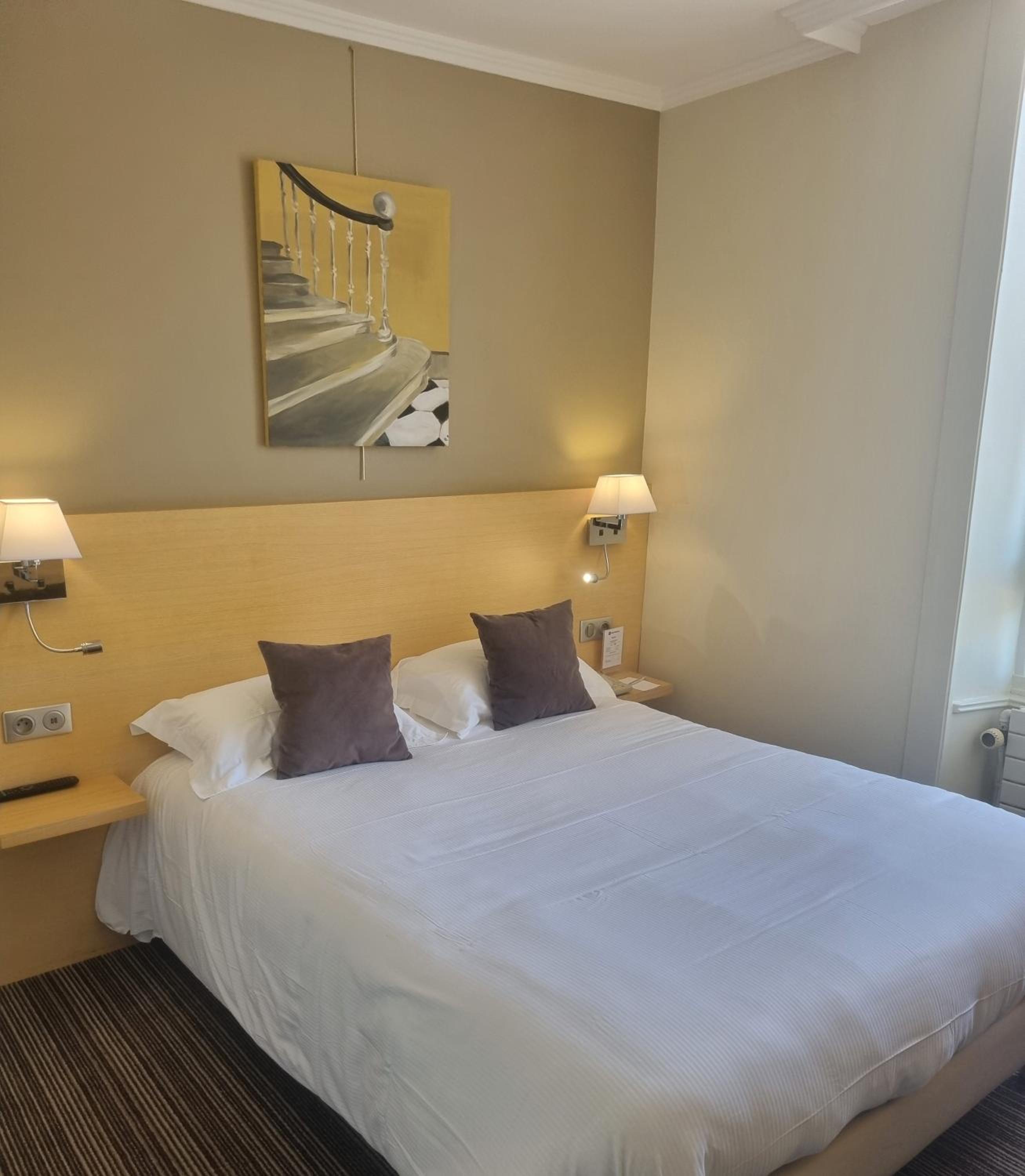 Standard Double Room - Photo 3