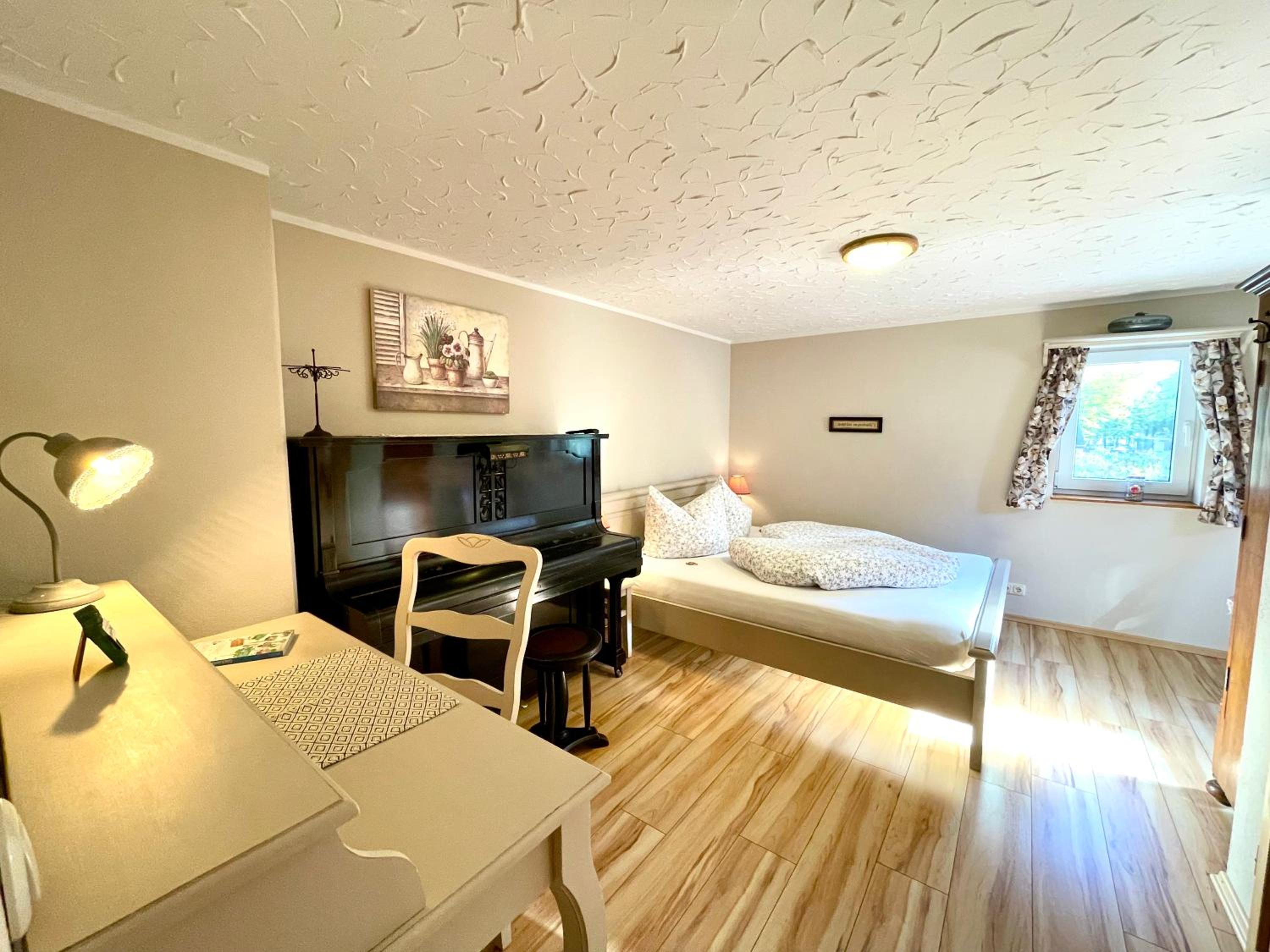 Double Room with Garden View - Photo 3