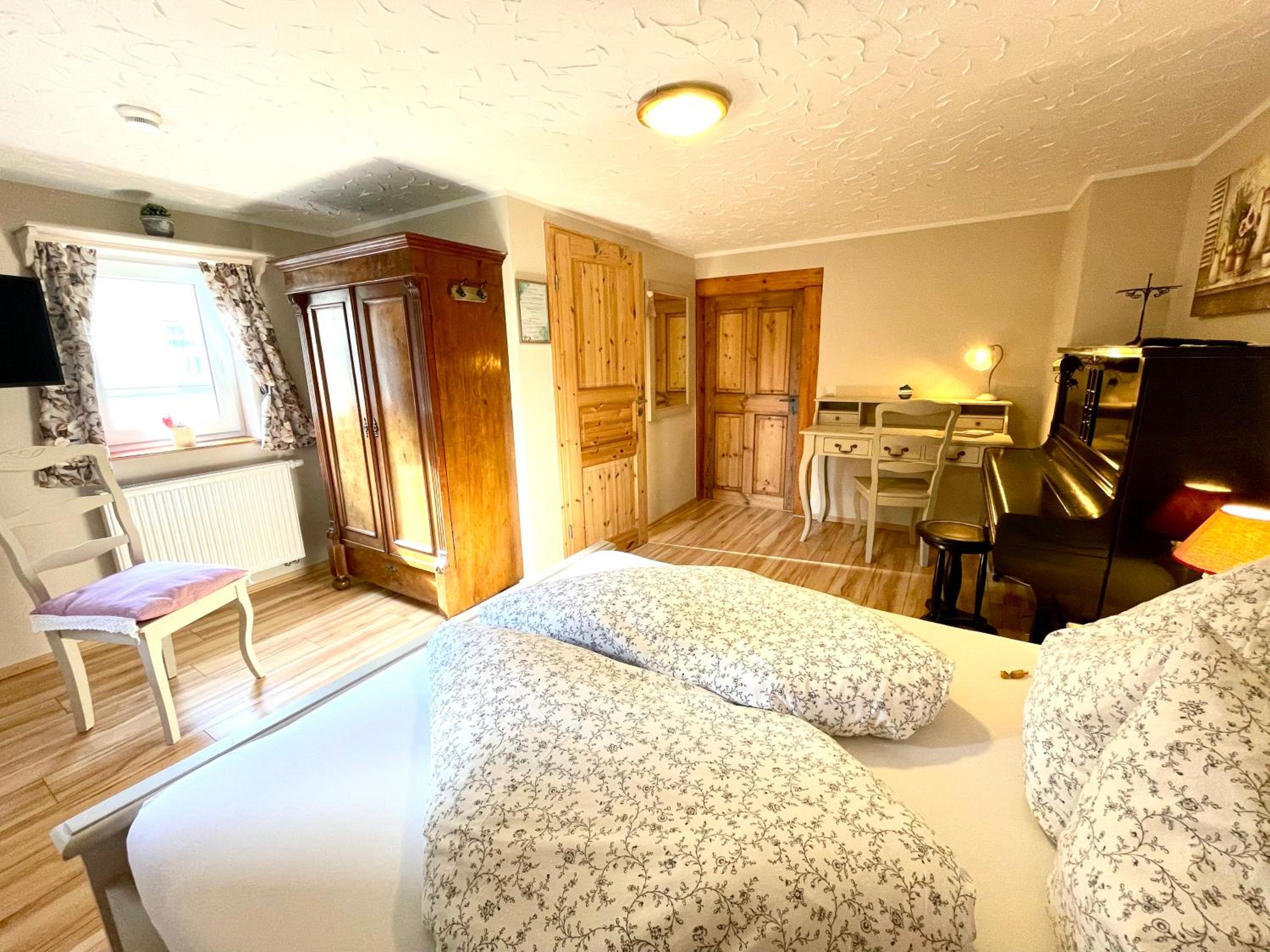 Double Room with Garden View - Photo 2