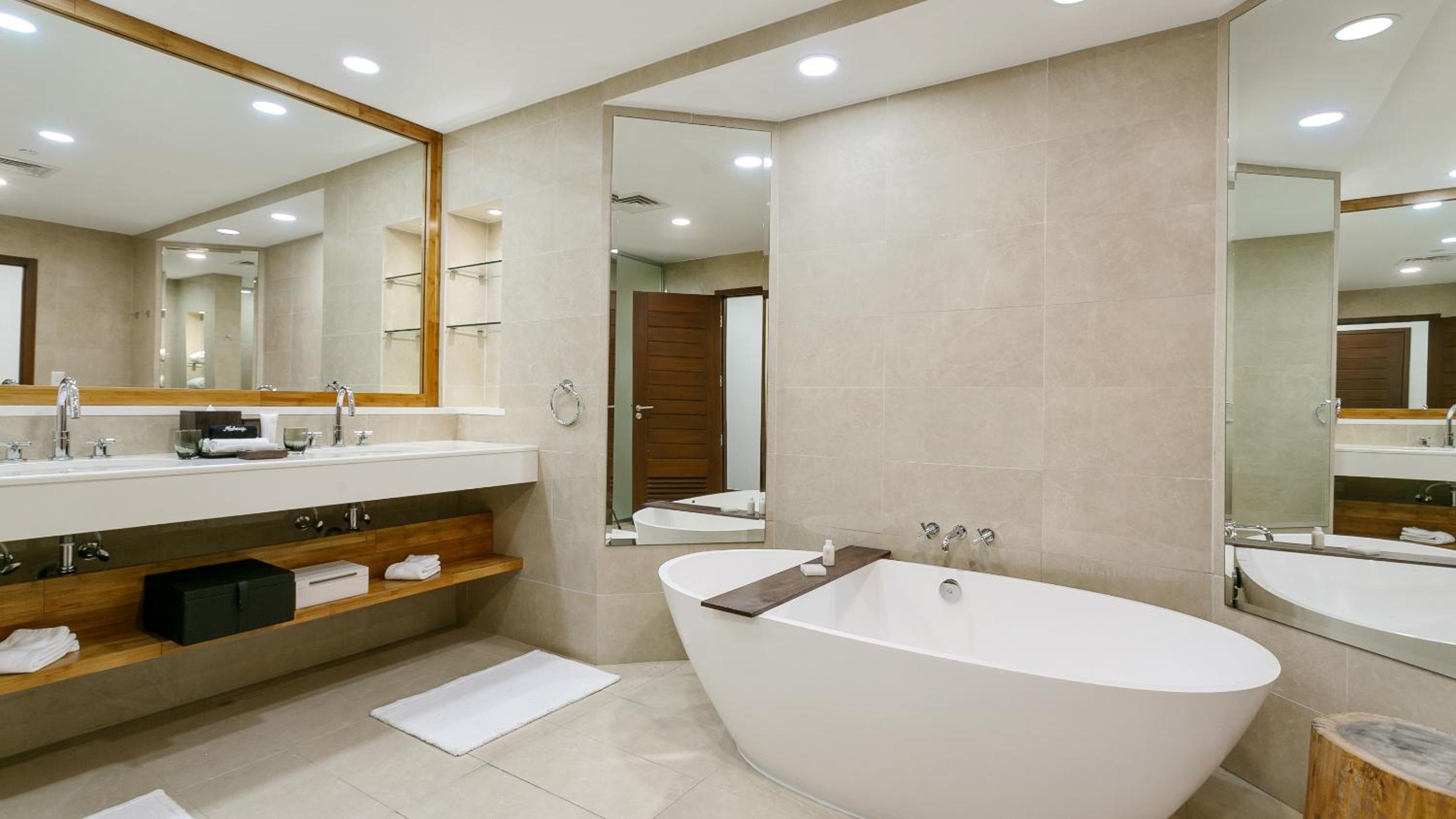 Oceanview Deluxe Room Double - Merrywing Beach