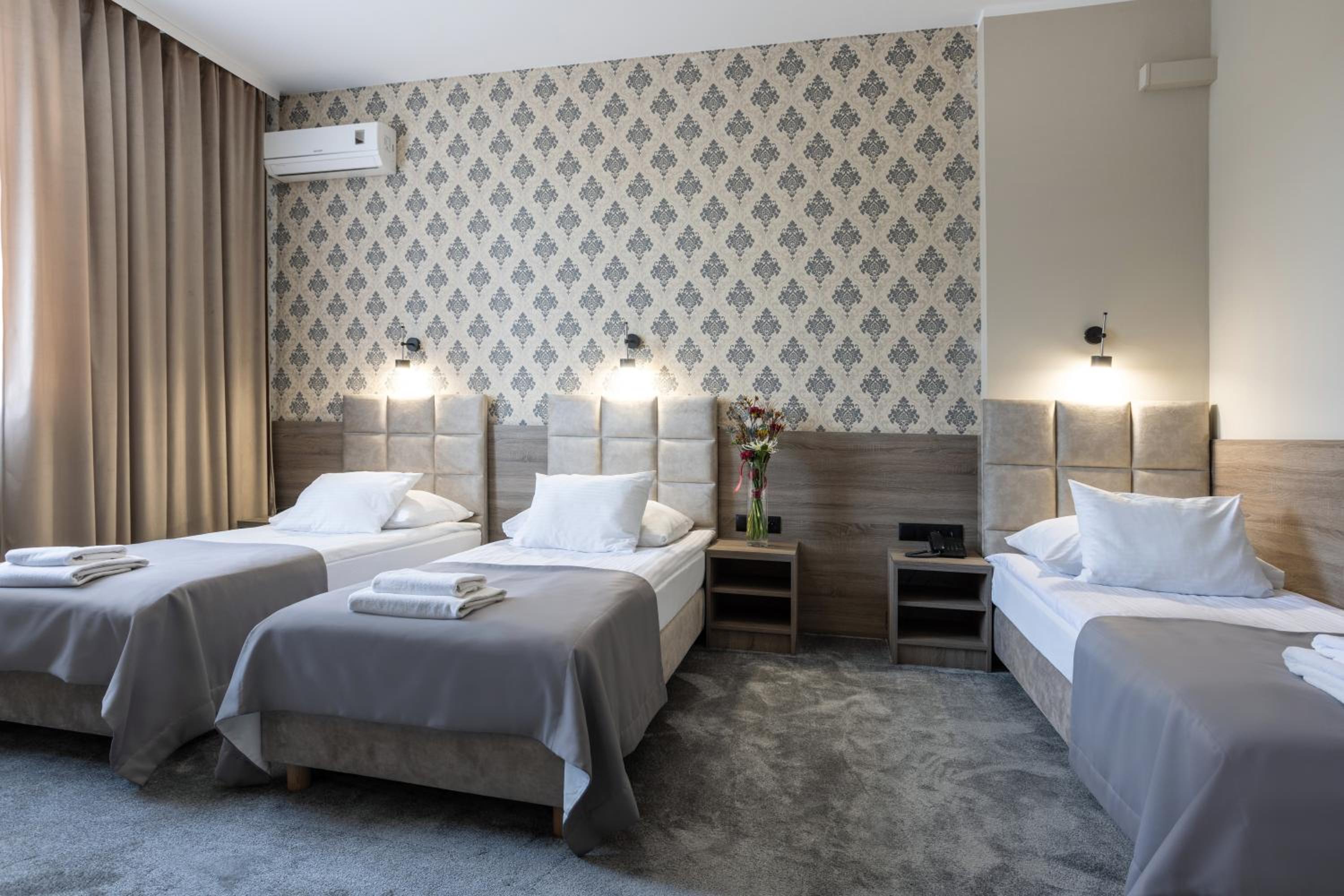 Superior Triple Room - Photo 9