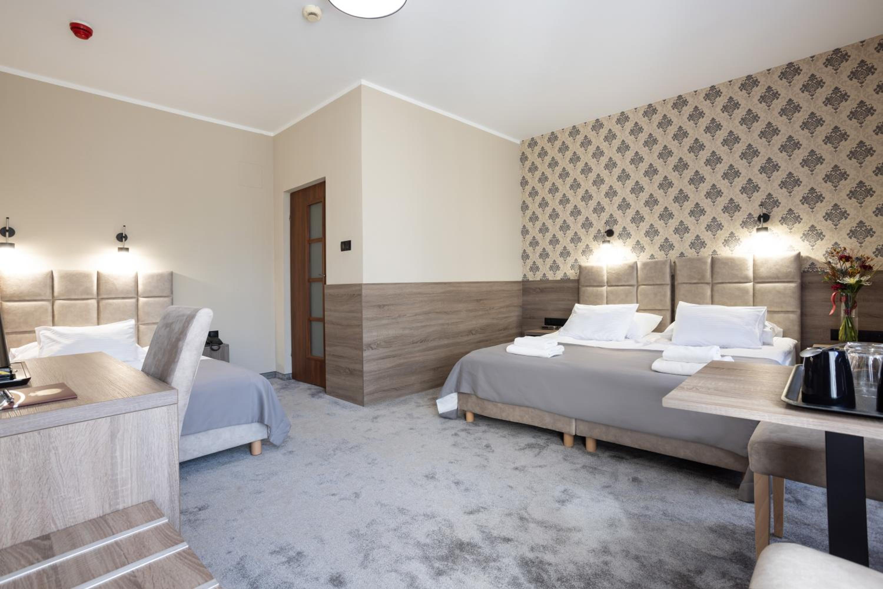 Superior Triple Room - Photo 10
