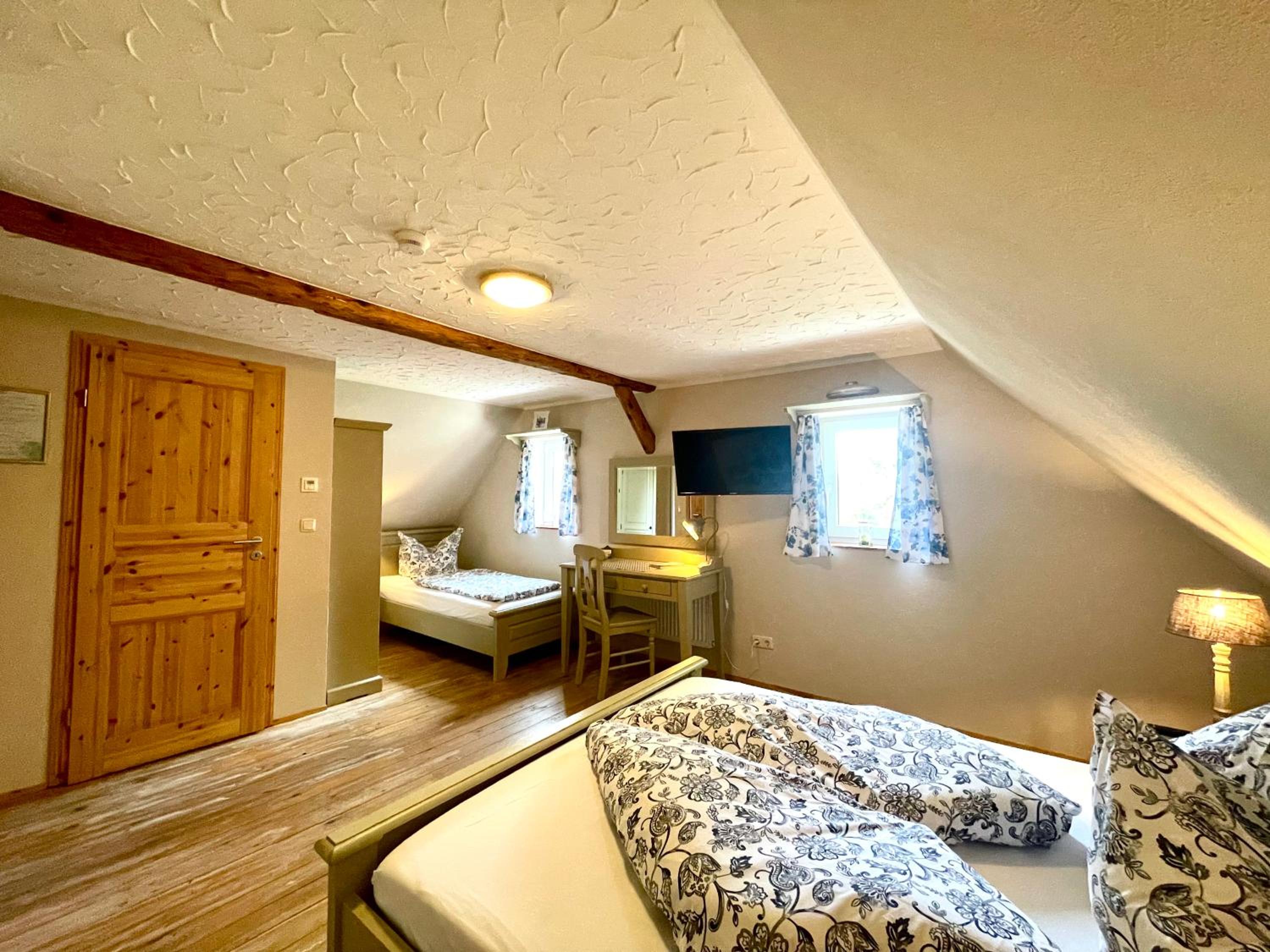 Triple Room with Private Bathroom - Photo 1