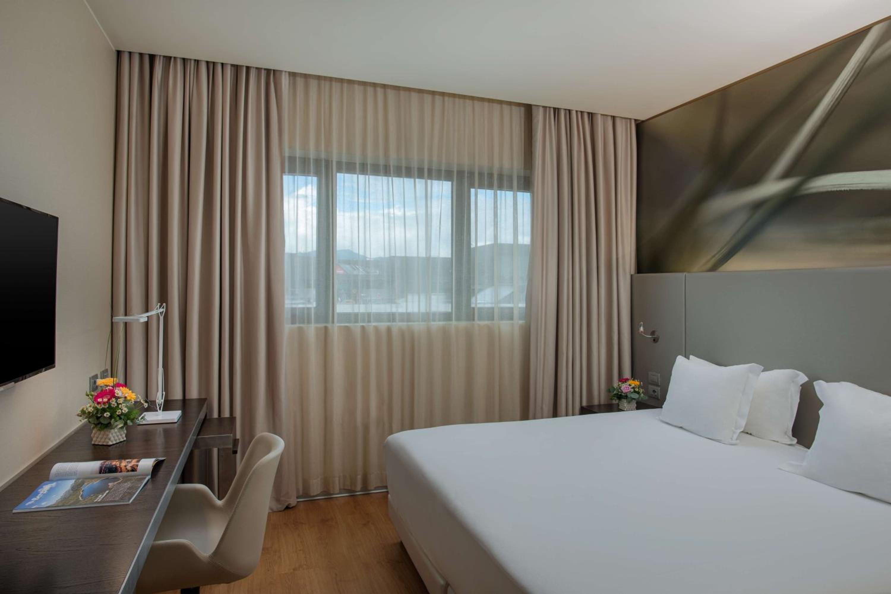Standard Double or Twin Room - Photo 1