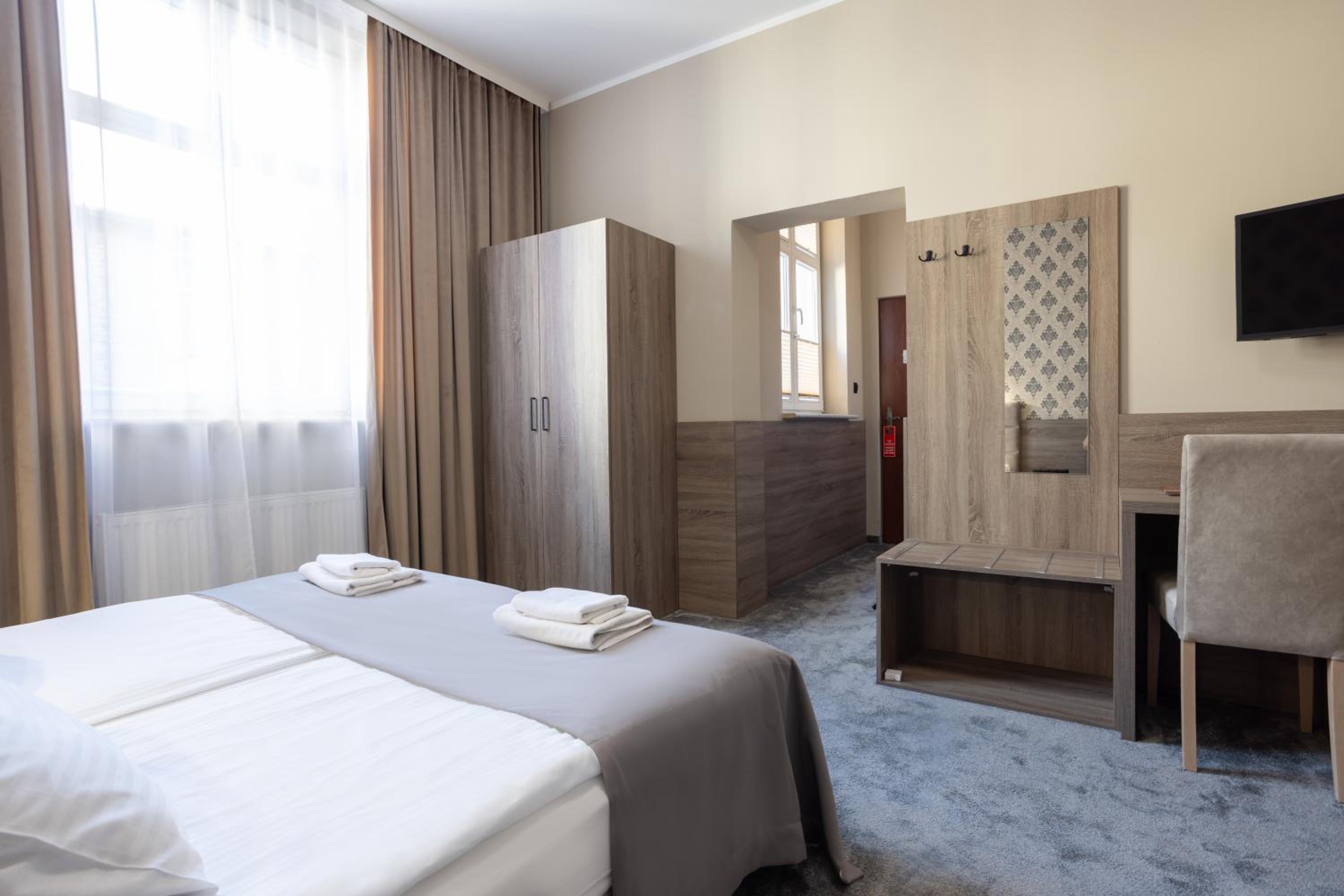 Superior Double or Twin Room - Photo 3