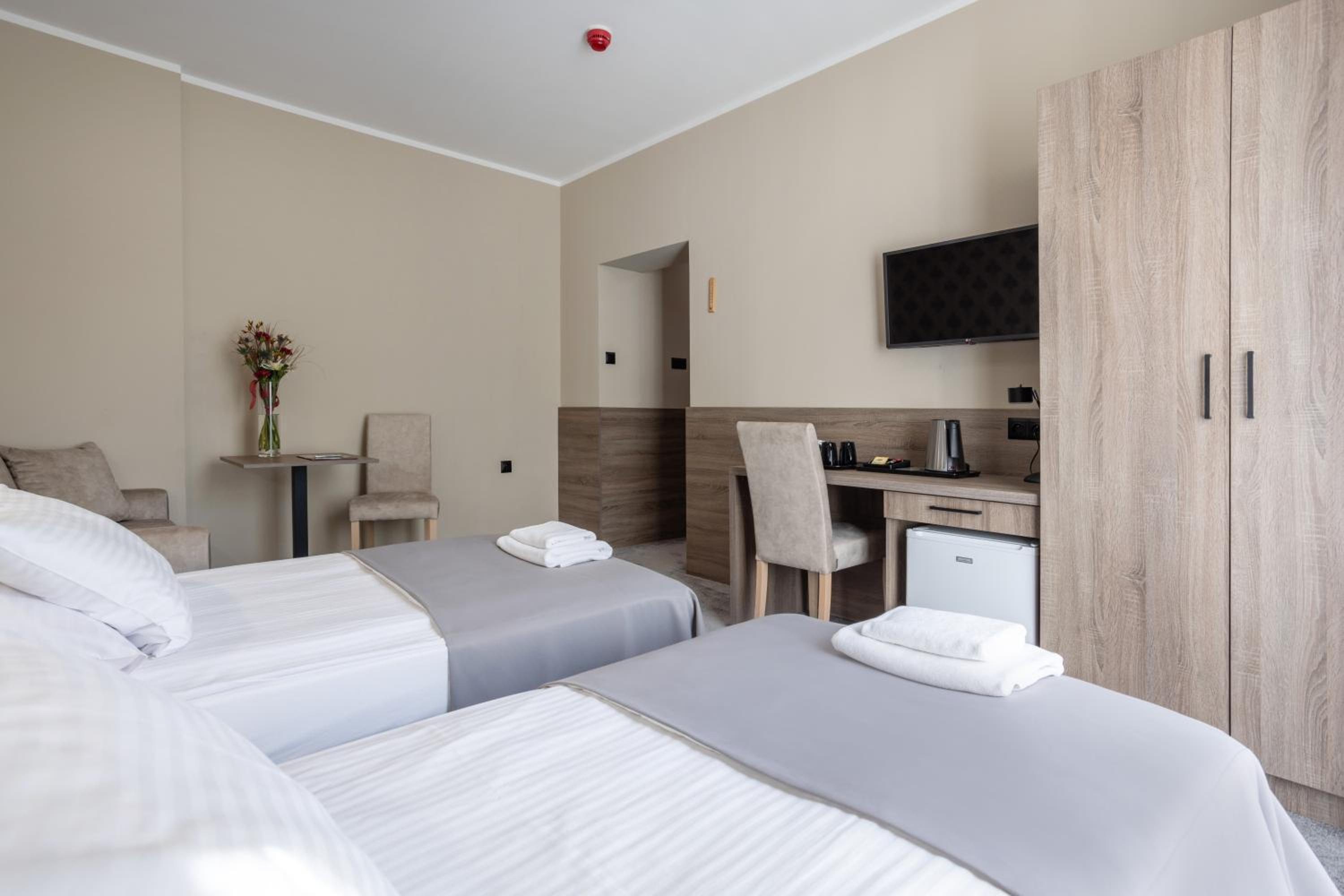 Superior Double or Twin Room - Photo 4