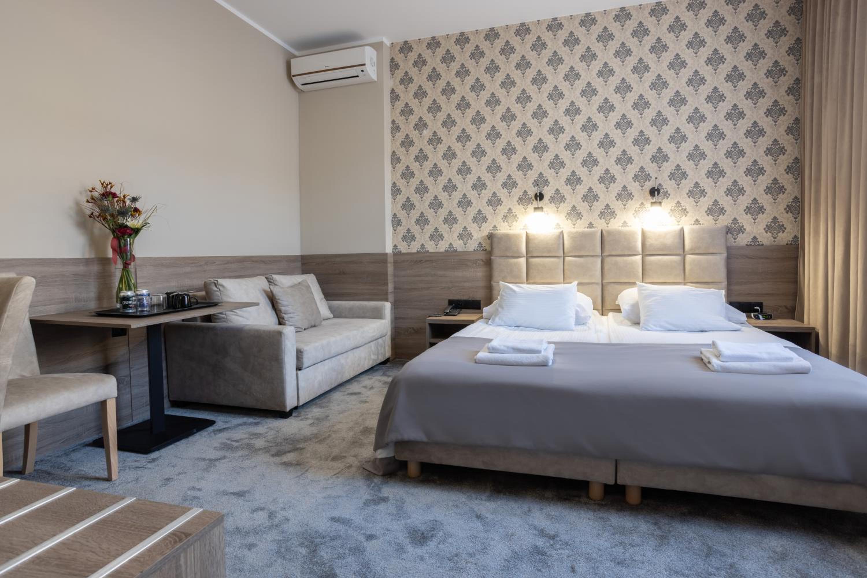 Superior Double or Twin Room - Photo 6