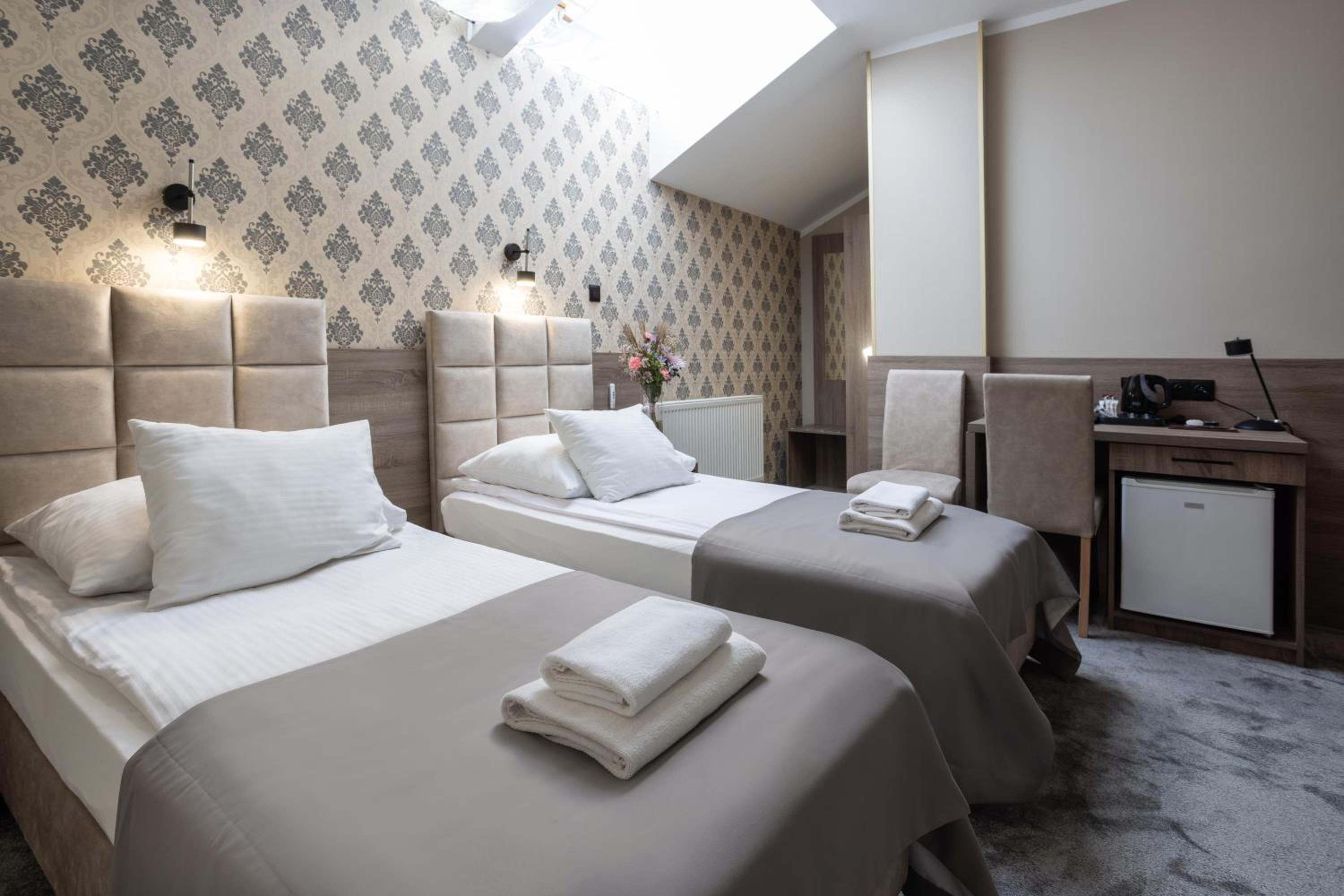 Superior Double or Twin Room - Photo 8
