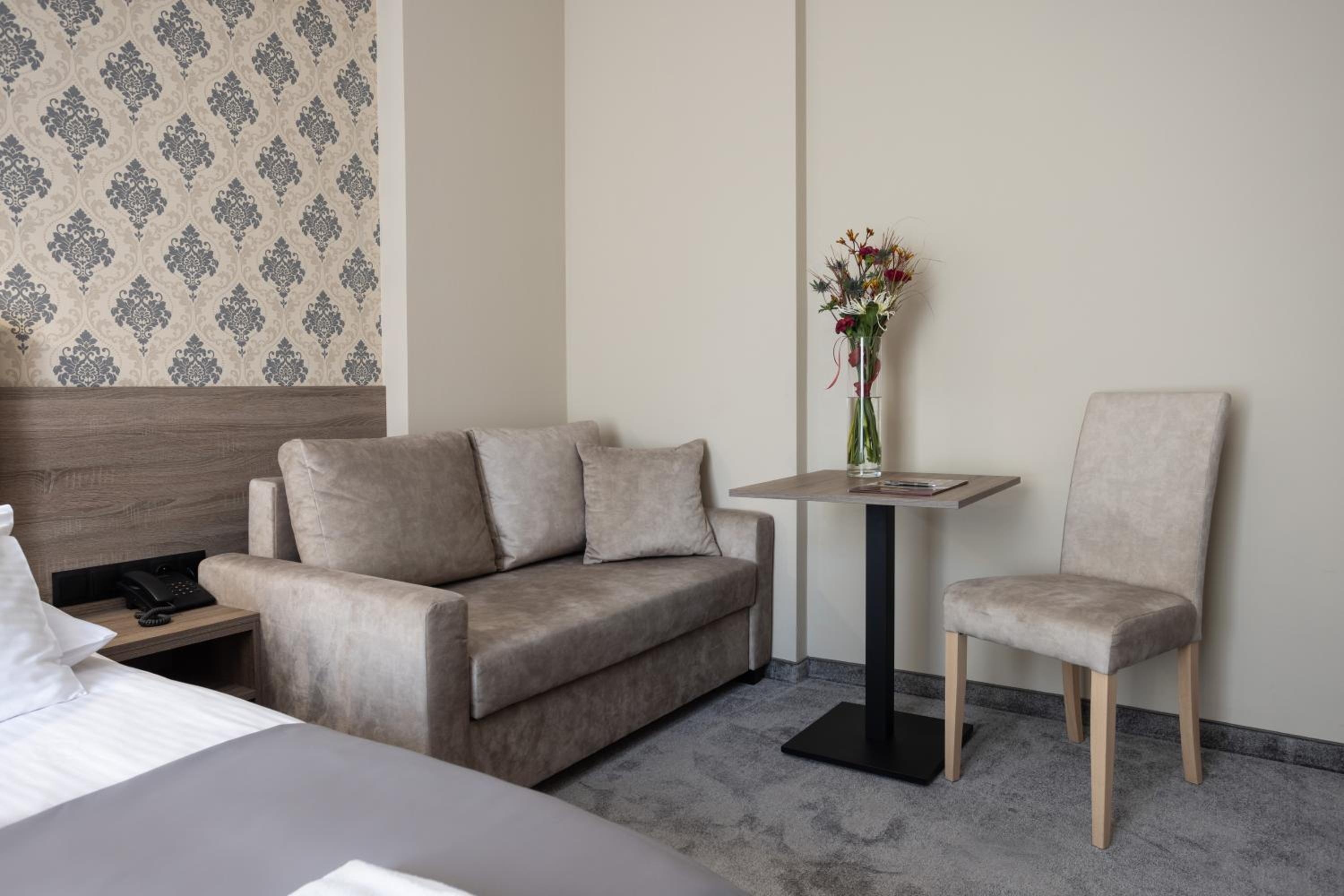 Superior Double or Twin Room - Photo 7