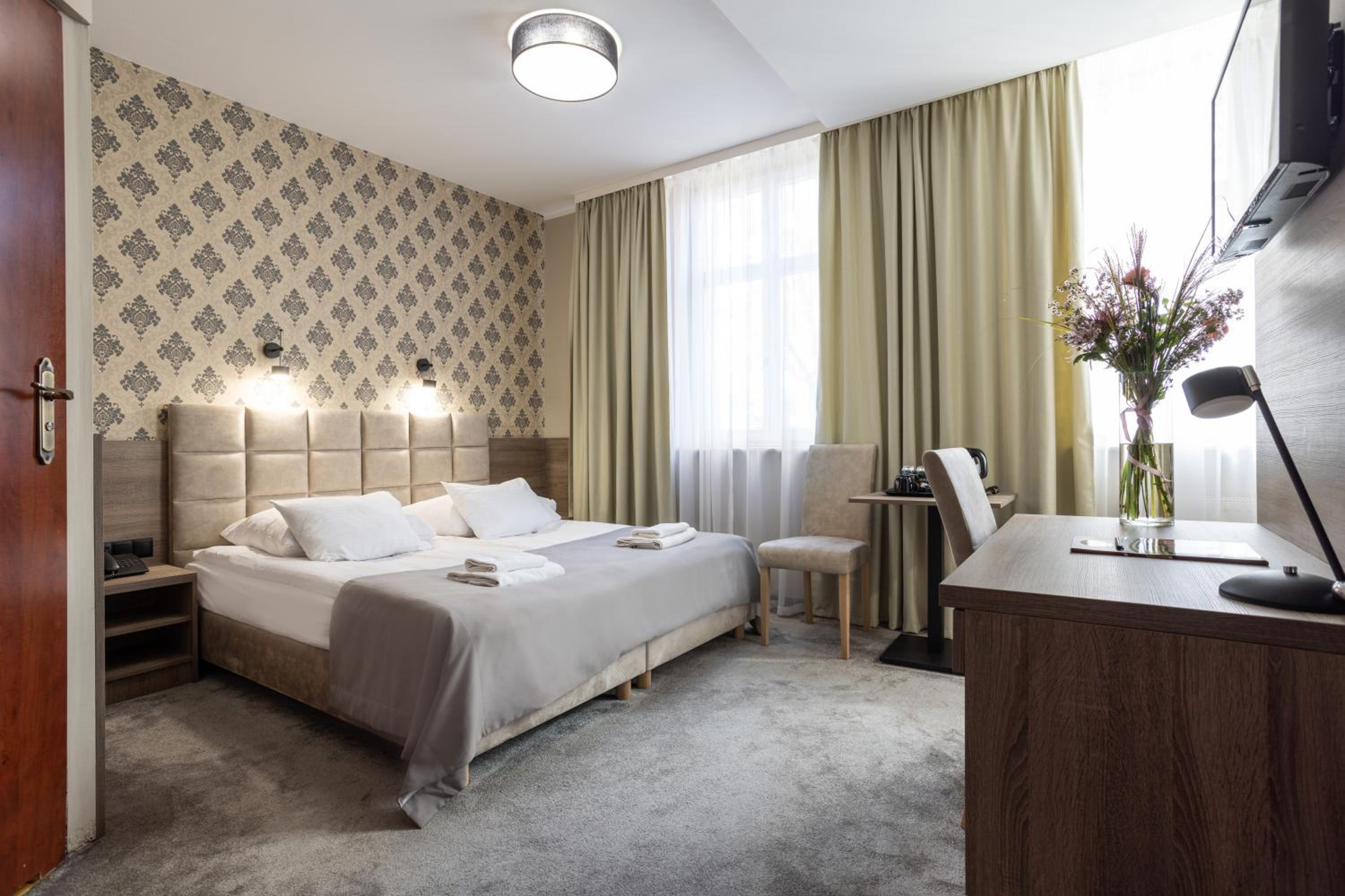 Superior Double or Twin Room - Photo 15